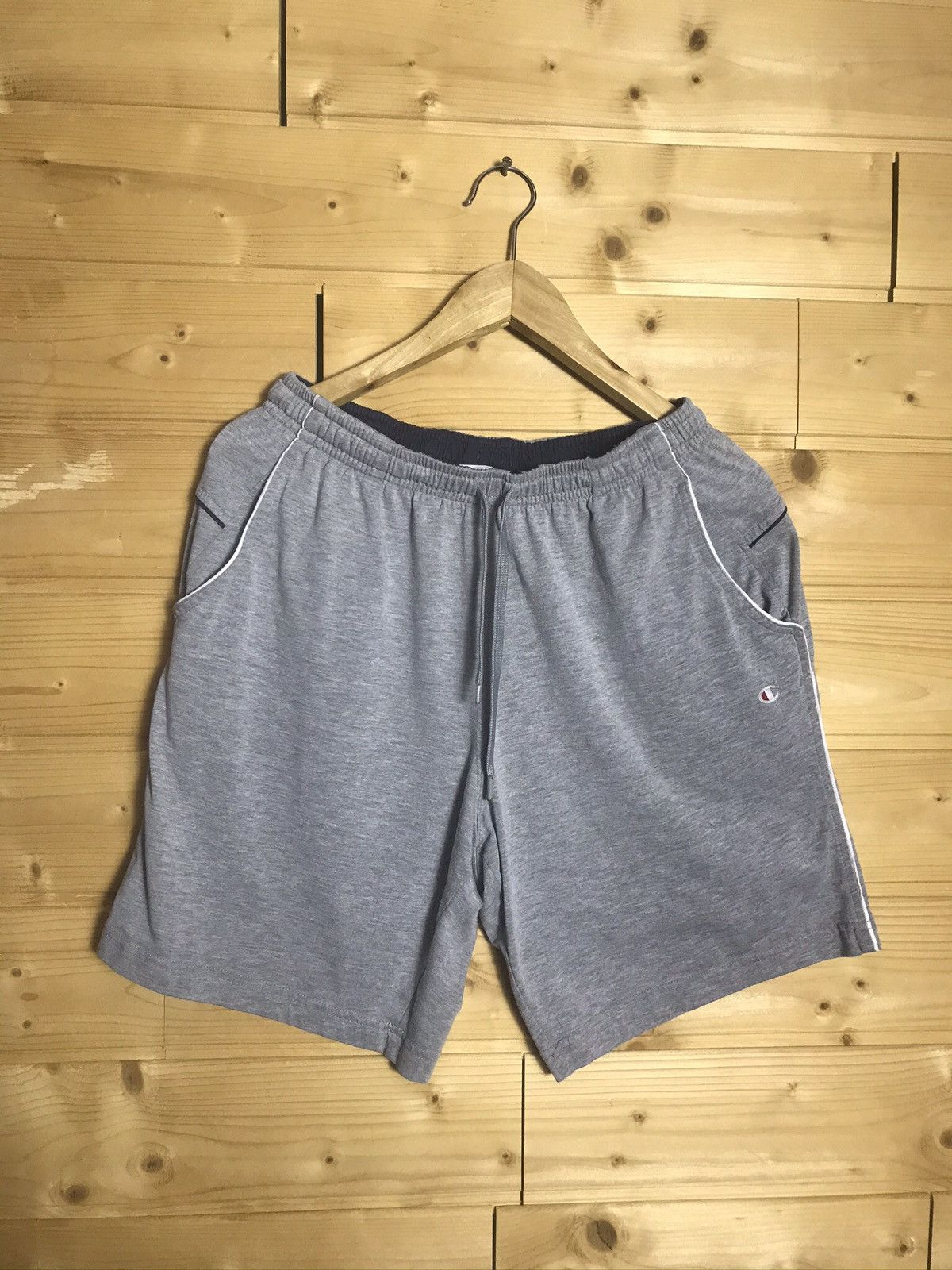 Champion Vintage Champion shorts Size US 32 / EU 48 - 1 Thumbnail
