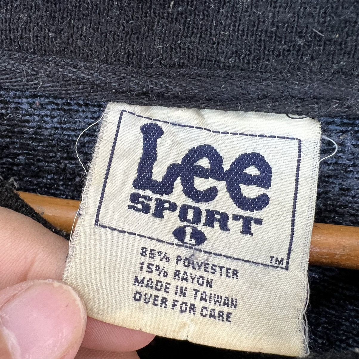 Japanese Brand VINTAGE LEE SPORT YANKEES NEW YORK SWEATSHIRT BIG LOGO Size US L / EU 52-54 / 3 - 7 Thumbnail