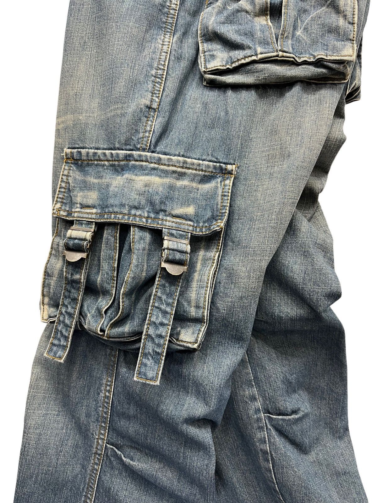 Japanese Brand × Vintage Exclusive Top Weight Cotton Denim Bondage Cargo Thrashed Leg Size US 32 / EU 48 - 17 Thumbnail