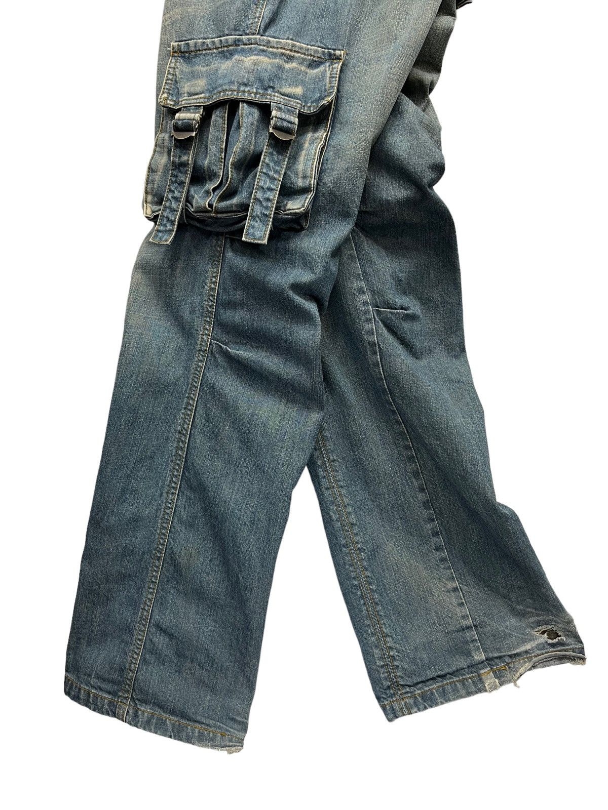 Japanese Brand × Vintage Exclusive Top Weight Cotton Denim Bondage Cargo Thrashed Leg Size US 32 / EU 48 - 15 Thumbnail