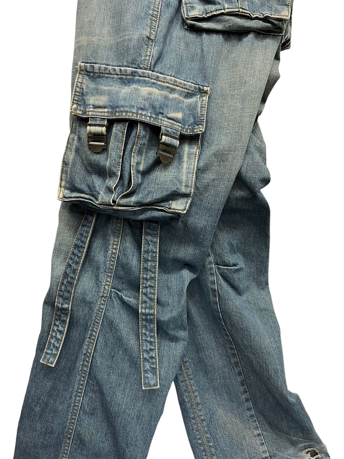 Japanese Brand × Vintage Exclusive Top Weight Cotton Denim Bondage Cargo Thrashed Leg Size US 32 / EU 48 - 14 Thumbnail