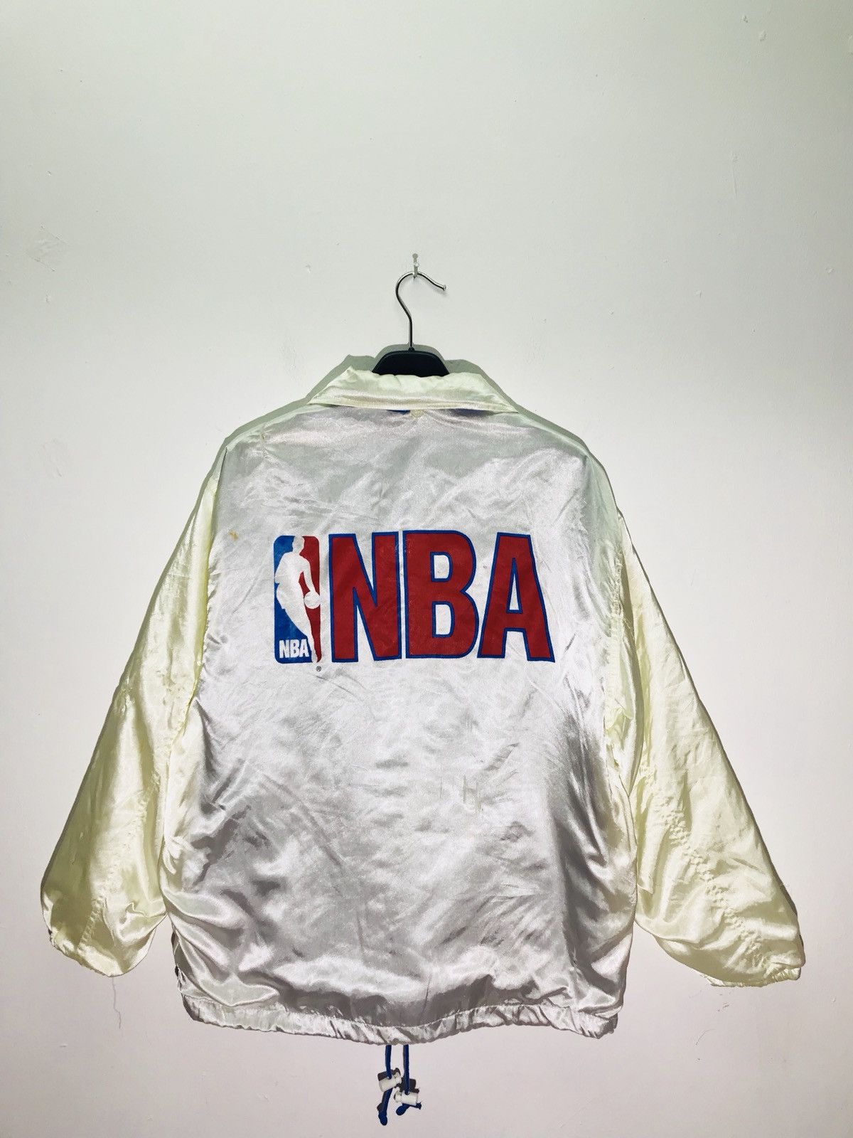 NBA × Vintage Vintage NBA Big Logo Hooded Windbreaker Jackets Size US L / EU 52-54 / 3 - 1 Thumbnail