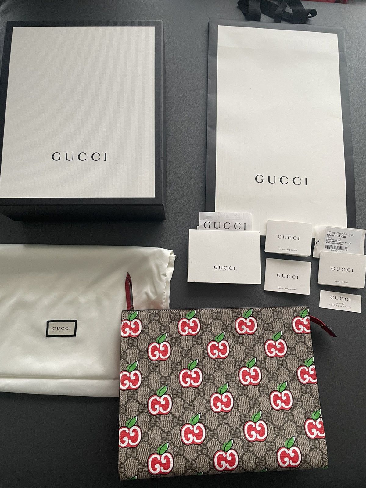 Gucci Super Runway Gucci Limited Edition Logo Pouch Clutch Bag Size ONE SIZE - 15 Thumbnail