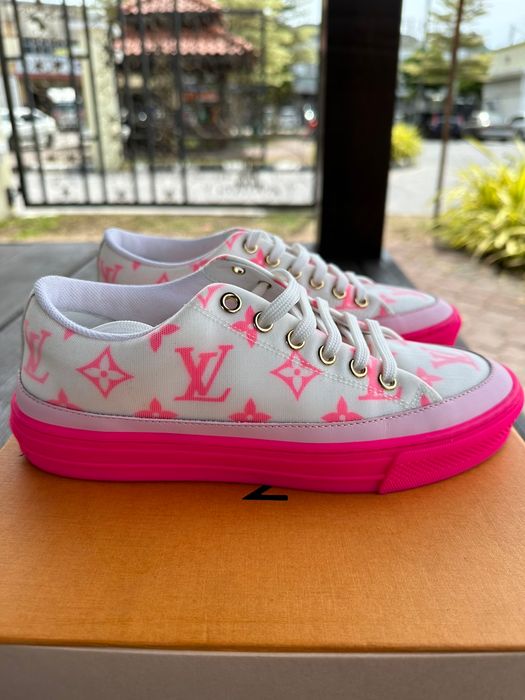 Louis Vuitton - Authenticated Run Away Trainer - Cloth Pink Plain for Women, Good Condition
