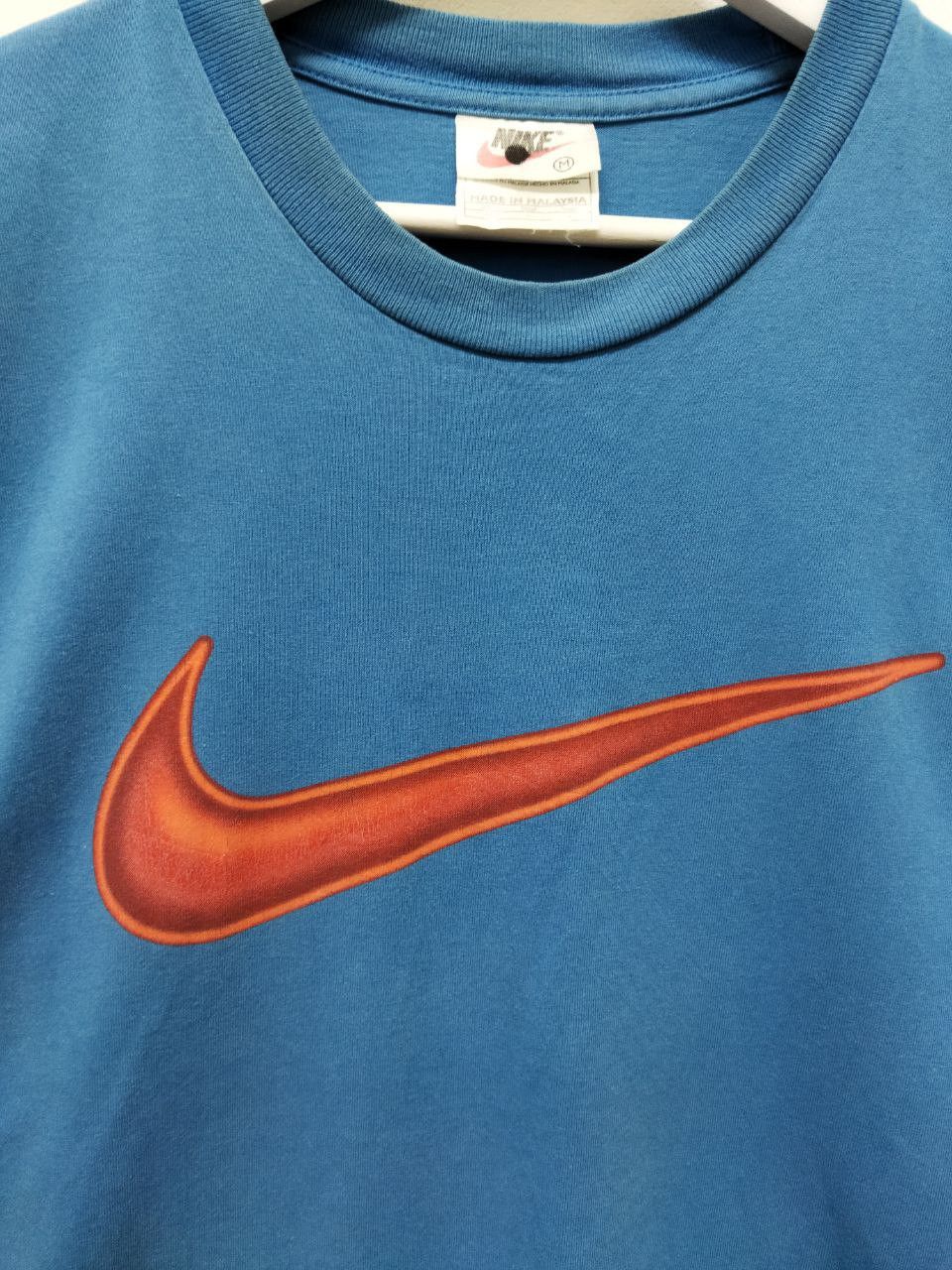 Nike Vintage NIKE Big Swoosh Tshirt Size US M / EU 48-50 / 2 - 3 Thumbnail