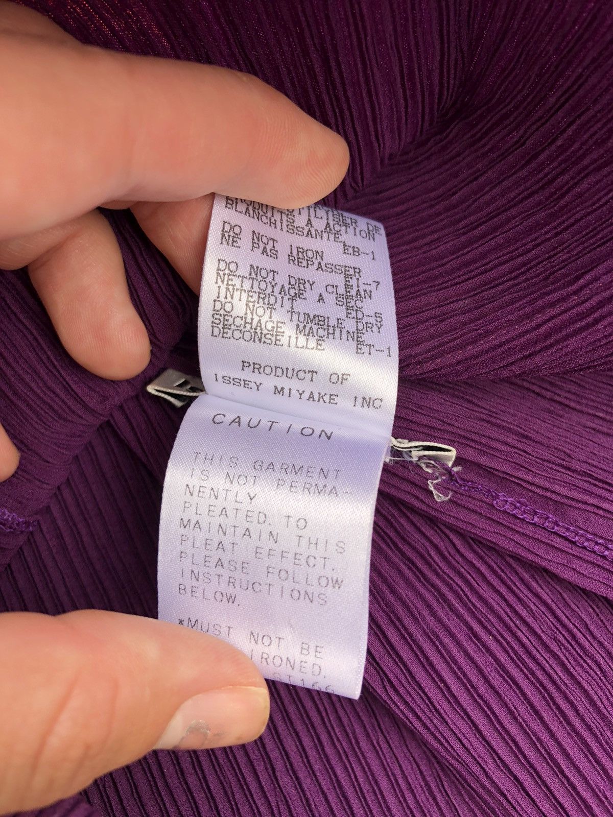 Issey Miyake Fits size M 2001 Issey Miyake Pleats Please longsleeve Size US S / EU 44-46 / 1 - 5 Thumbnail