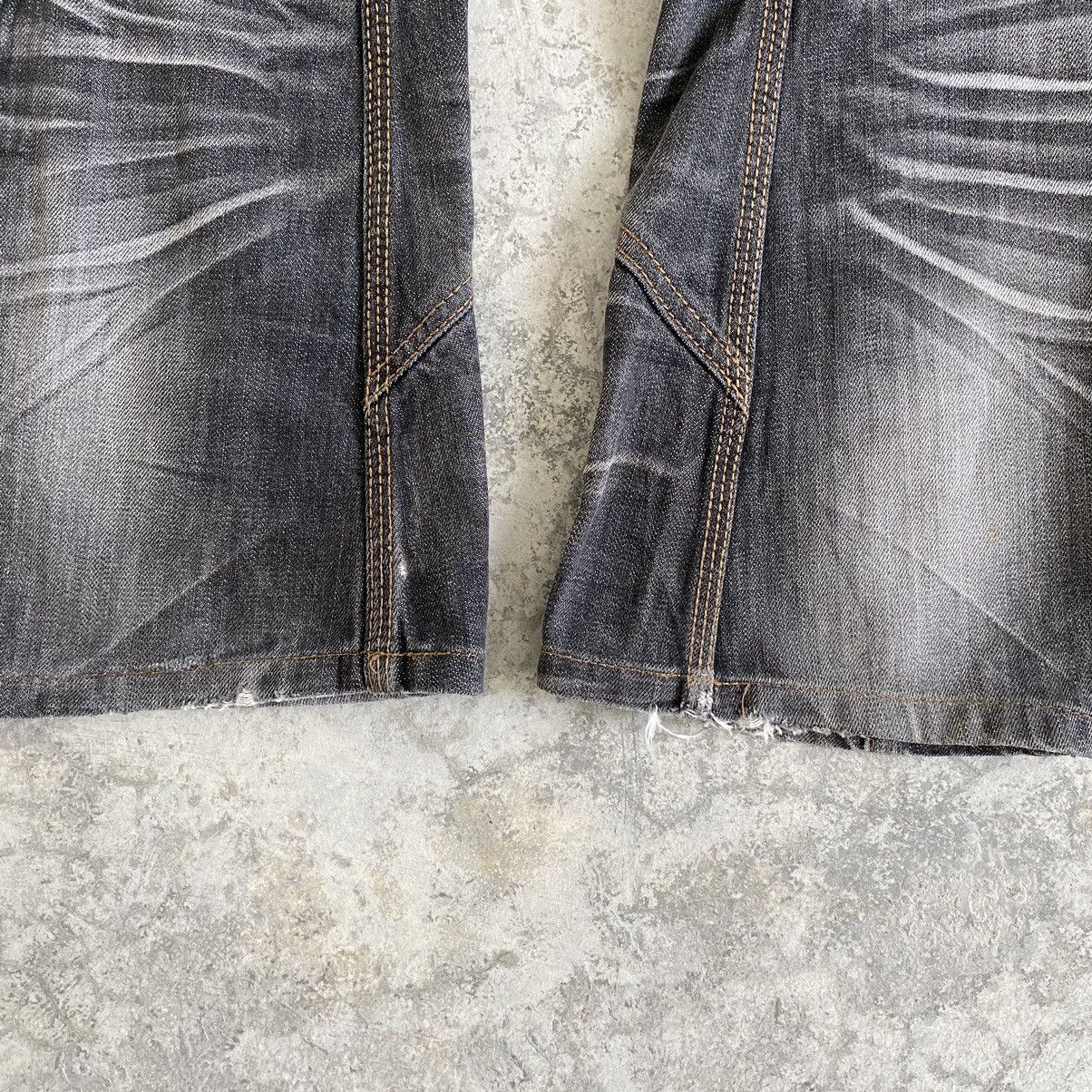 Matsuda Nicole Hideaways Curved Leg Whisker Washed Cropped Jeans Size US 33 - 14 Thumbnail