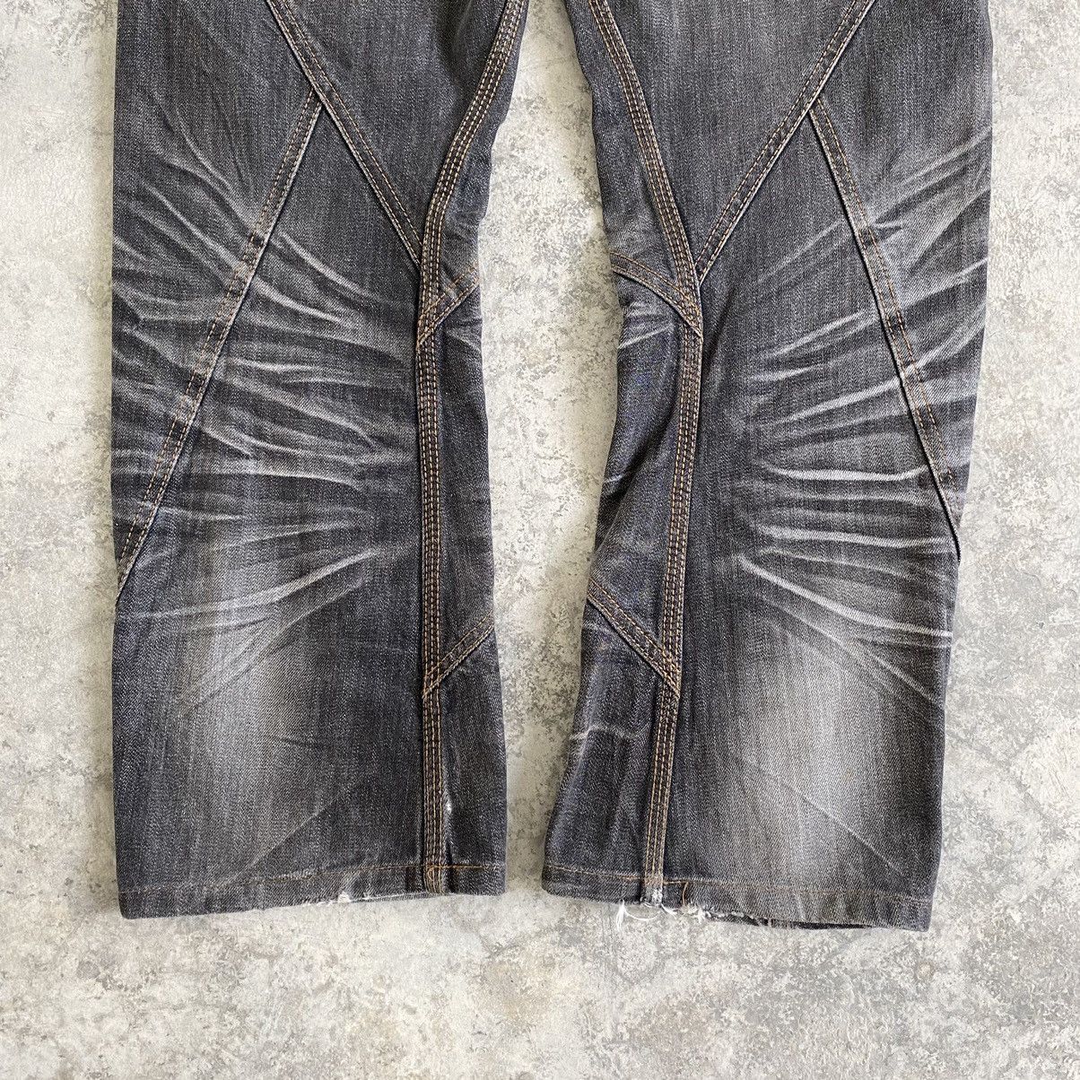 Matsuda Nicole Hideaways Curved Leg Whisker Washed Cropped Jeans Size US 33 - 13 Thumbnail