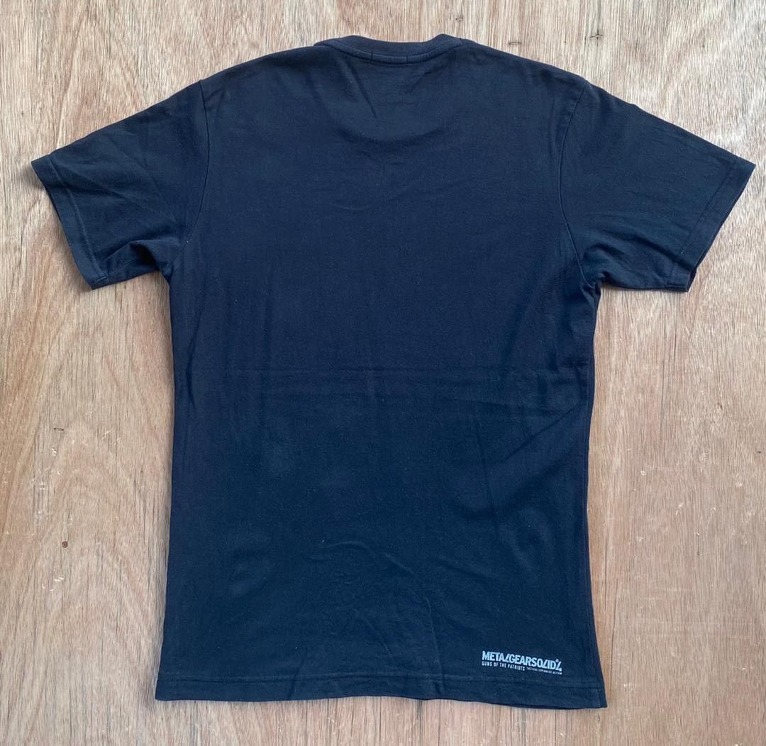 Uniqlo uniqlo metal gear solid C11 Size US M / EU 48-50 / 2 - 3 Thumbnail