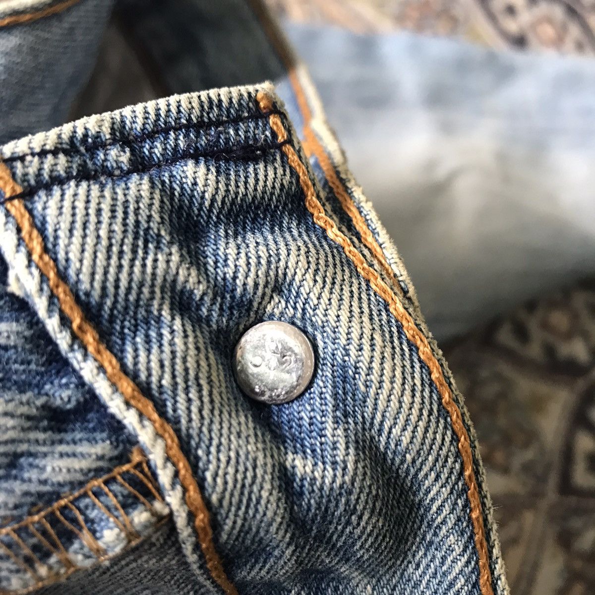Levi's Vtg 80s Levis 501 Jeans Dirty Faded Lightwash Made in USA Size US 28 / EU 44 - 14 Thumbnail