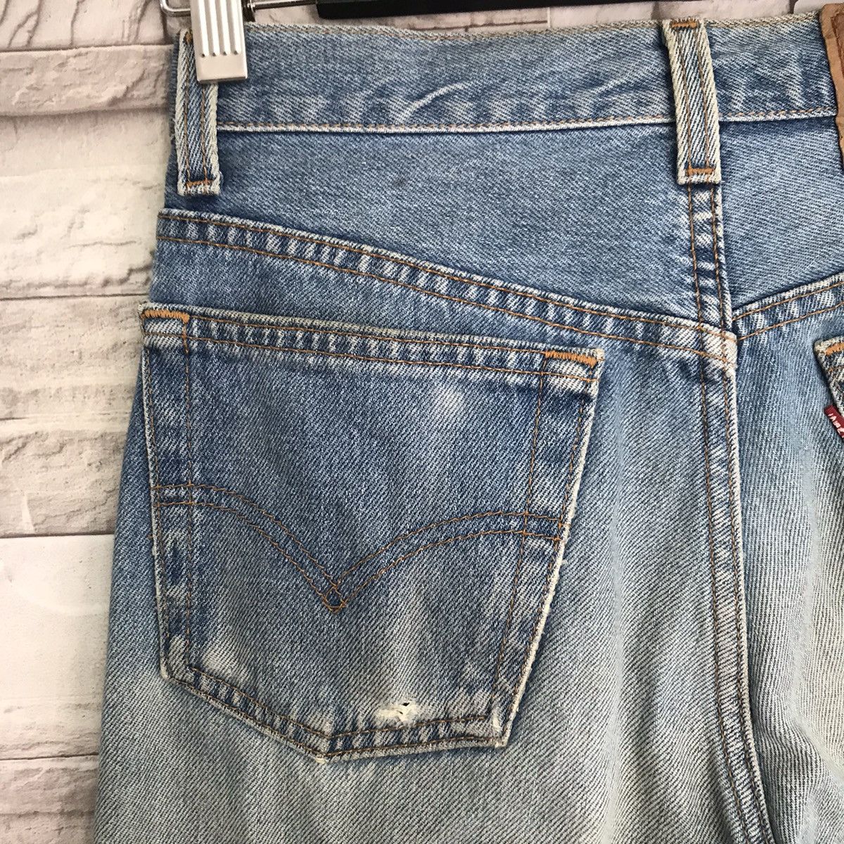 Levi's Vtg 80s Levis 501 Jeans Dirty Faded Lightwash Made in USA Size US 28 / EU 44 - 13 Thumbnail