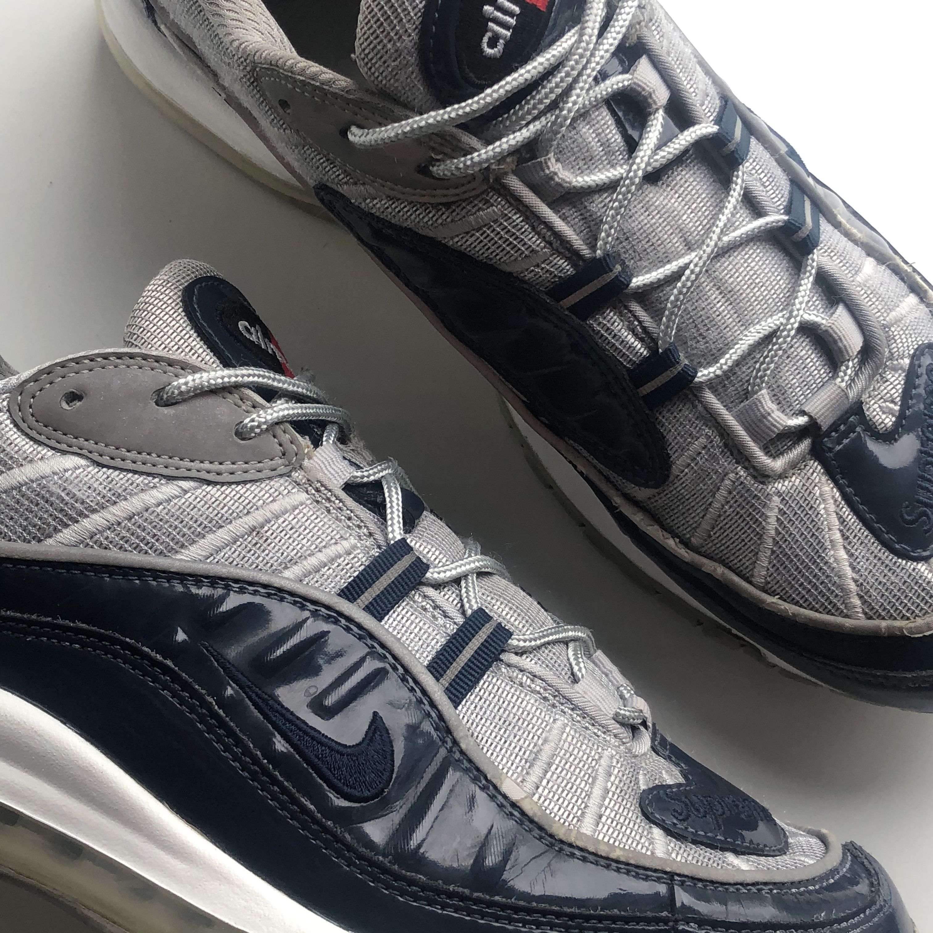 Nike × Supreme Nike Air Max 98 Supreme Obsidian Size US 12 / EU 45 - 2 Thumbnail