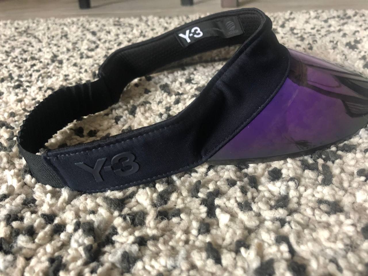 Y-3 × Yohji Yamamoto The Holographic TPU Y-3 Visor Size ONE SIZE - 3 Thumbnail
