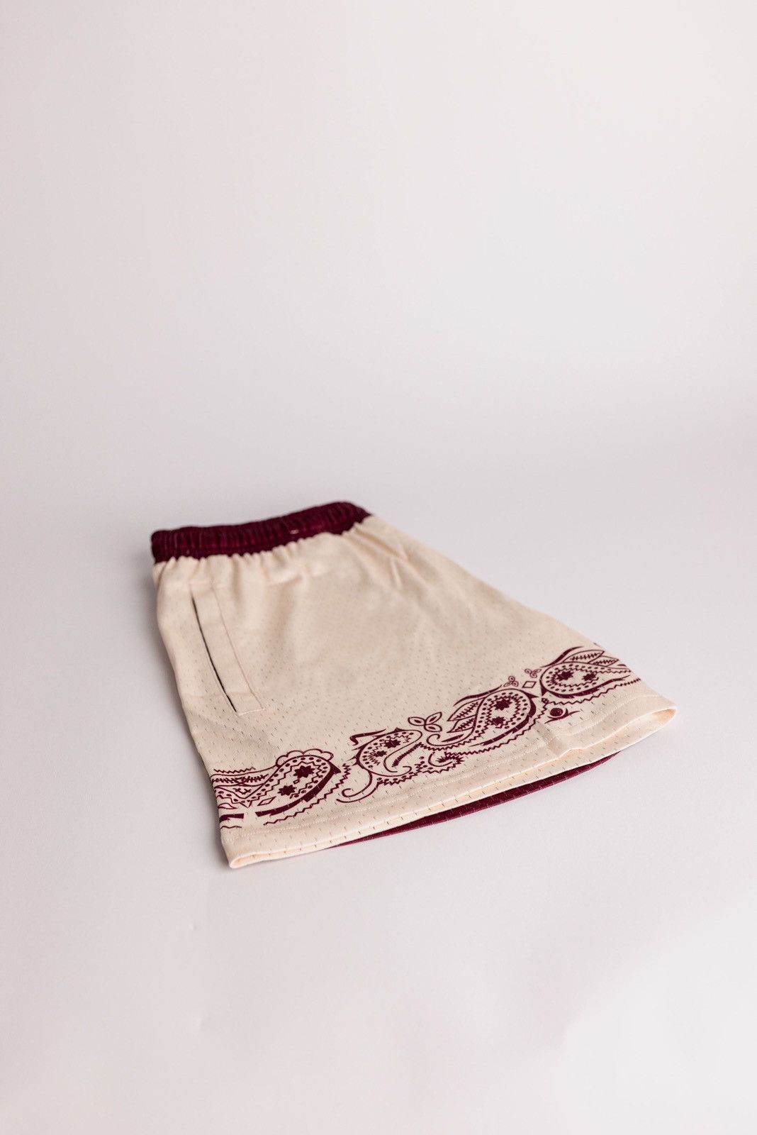 Other DS Deadstock Size Sz. M Cream Maroon Bandana Mesh Shorts Size US 32 / EU 48 - 3 Thumbnail