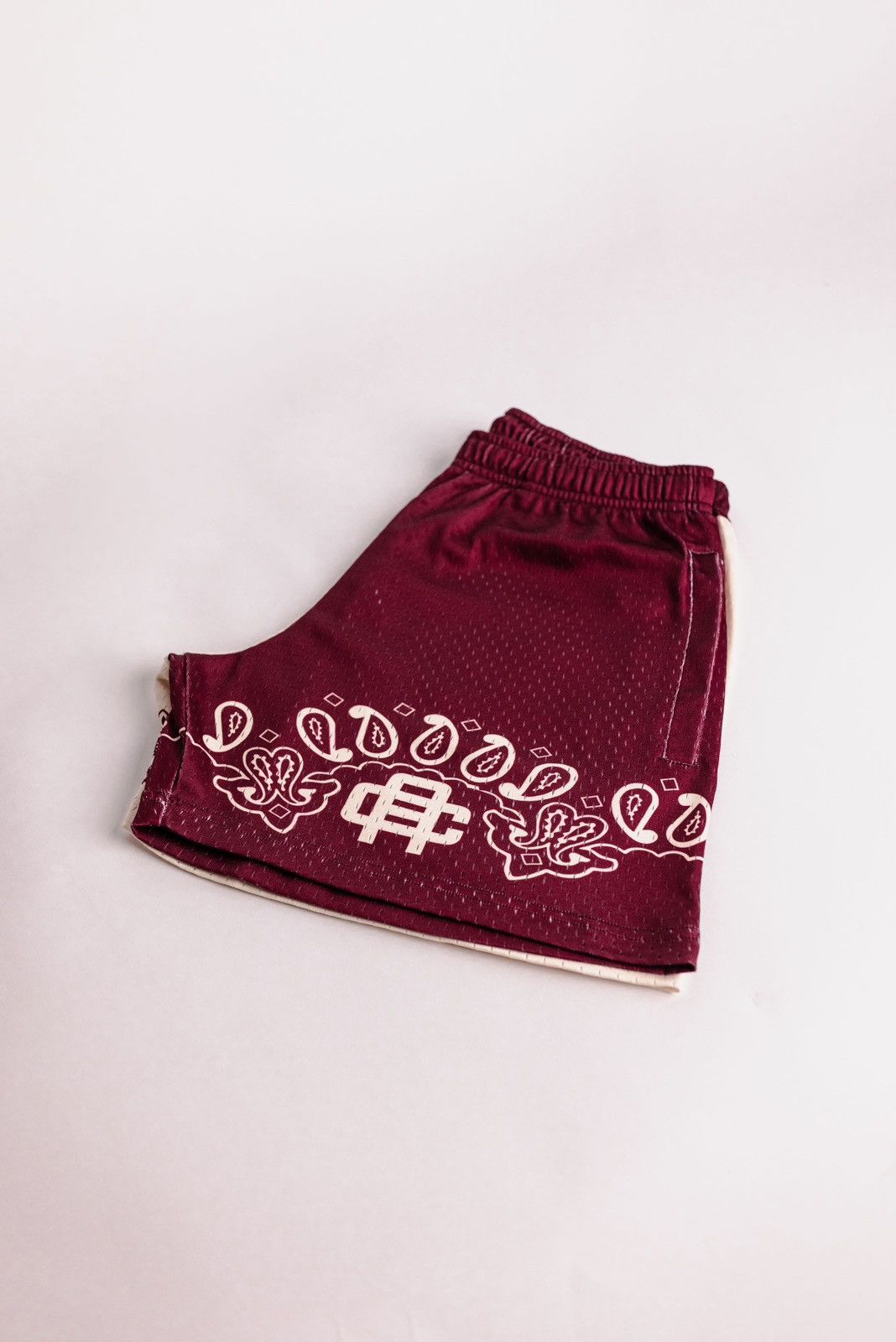 Other DS Deadstock Size Sz. M Cream Maroon Bandana Mesh Shorts Size US 32 / EU 48 - 2 Thumbnail