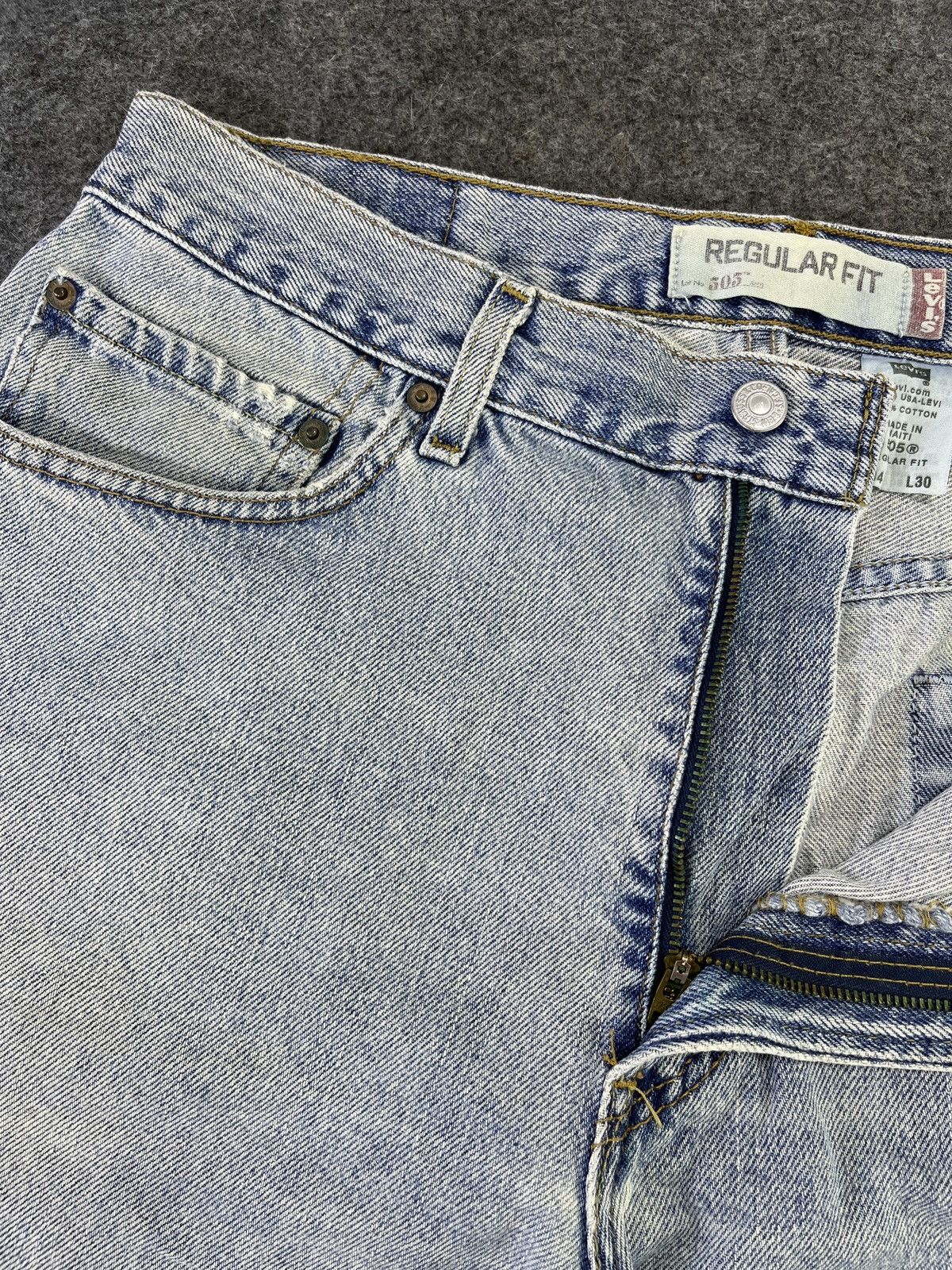 Levi's Vintage Levis 505 Light Wash Jeans - J894 Size US 34 / EU 50 - 7 Thumbnail