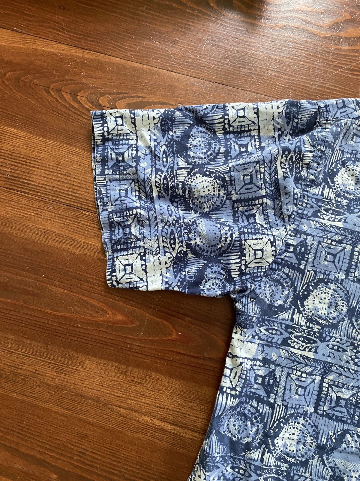 Vintage Vintage 90’s Crossings Sueded Hawaiian Style Button Up Size US M / EU 48-50 / 2 - 4 Thumbnail