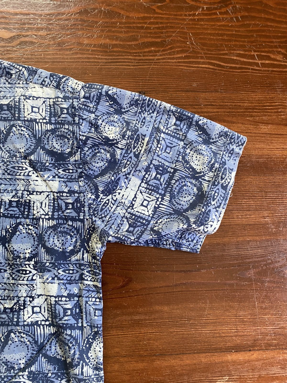 Vintage Vintage 90’s Crossings Sueded Hawaiian Style Button Up Size US M / EU 48-50 / 2 - 3 Thumbnail