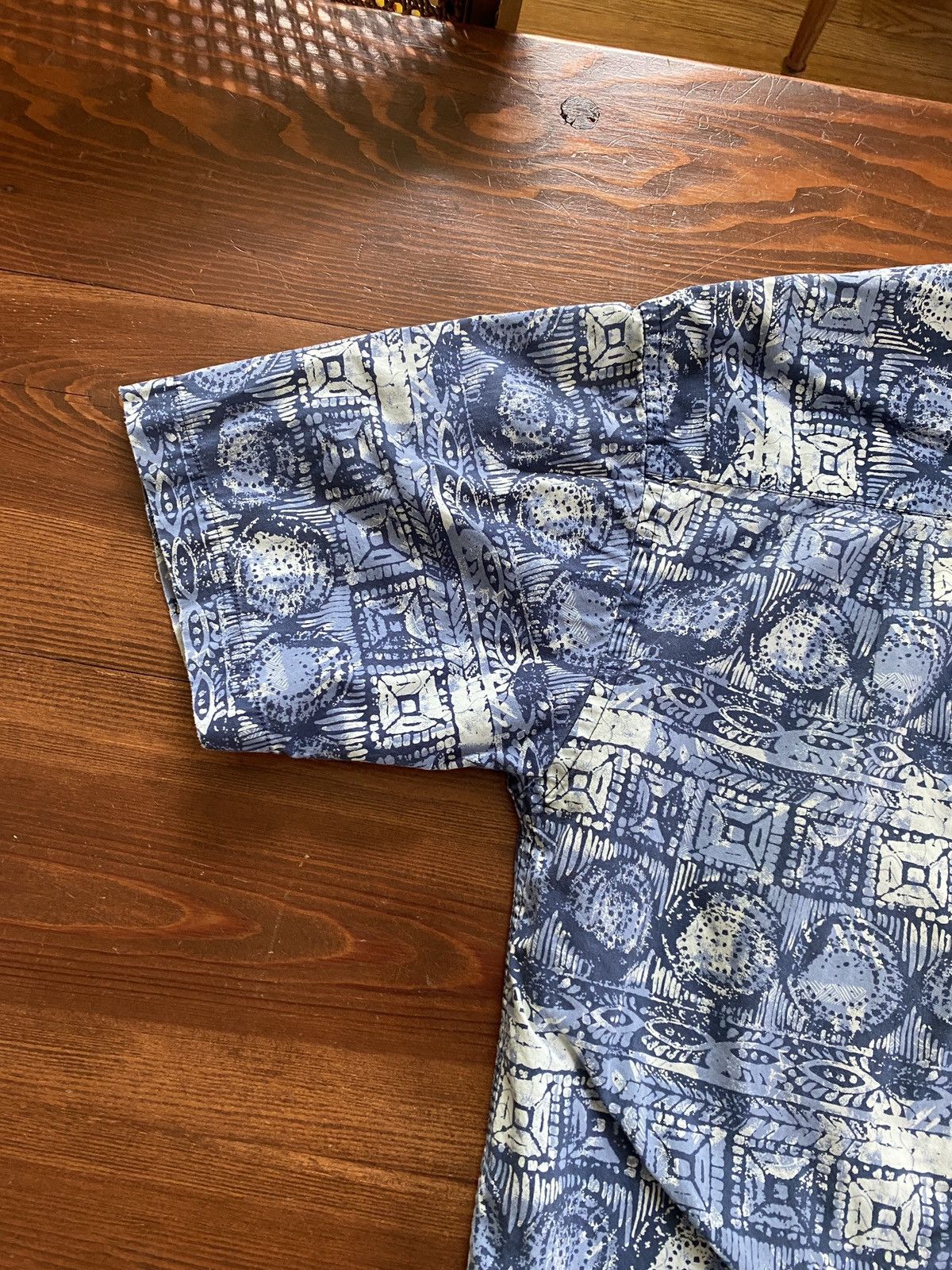 Vintage Vintage 90’s Crossings Sueded Hawaiian Style Button Up Size US M / EU 48-50 / 2 - 15 Thumbnail