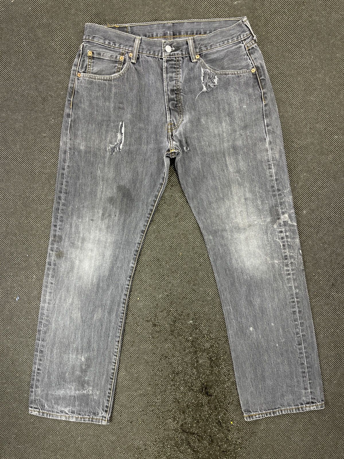 Levi's × Vintage Vintage Levi’s 501 Ripped Jeans - J506 Size US 33 - 1 Thumbnail
