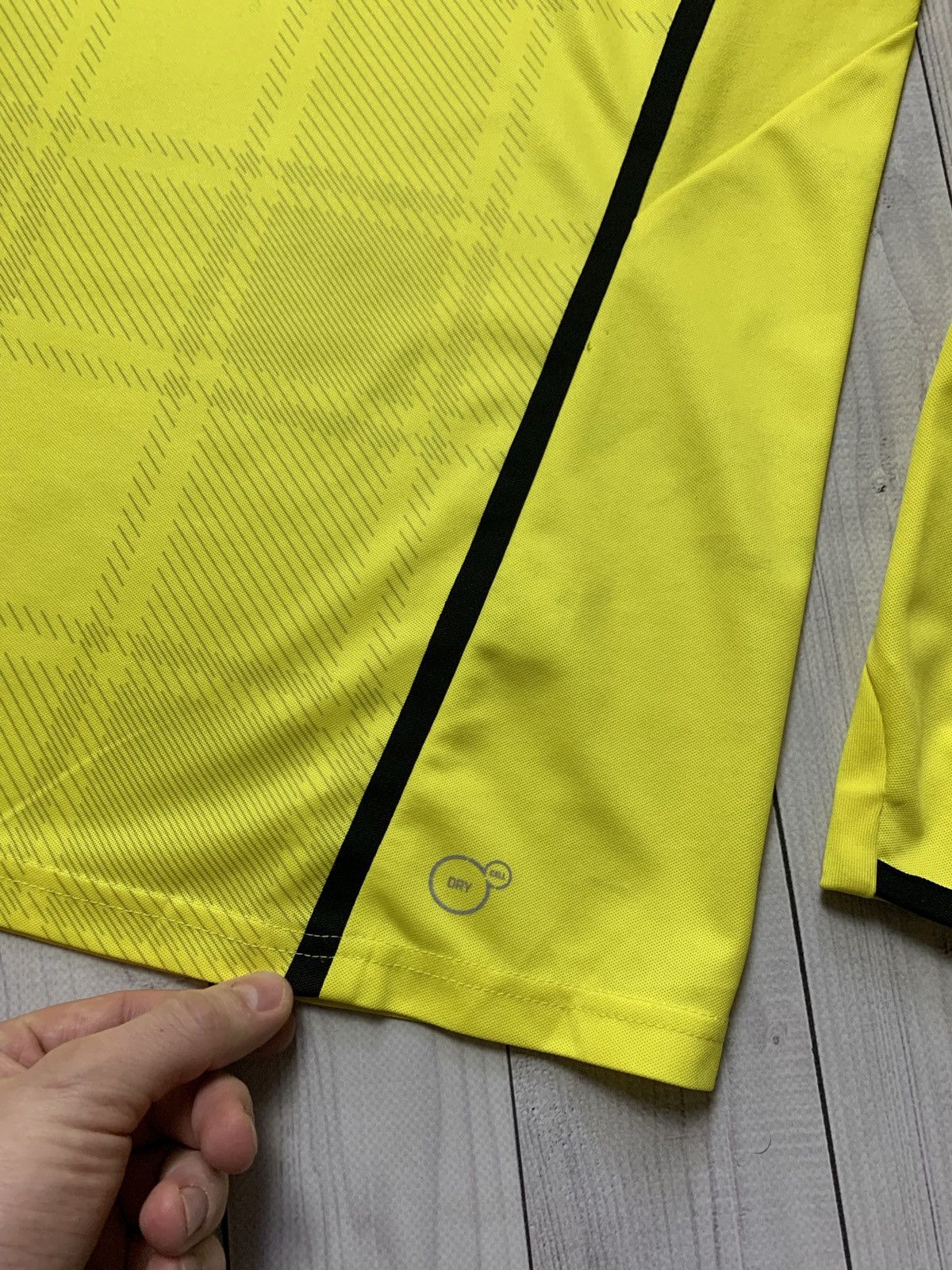 Puma × Vintage Soccer jersey Borussia Dortmund puma long sleeve size XL Size US XL / EU 56 / 4 - 3 Thumbnail