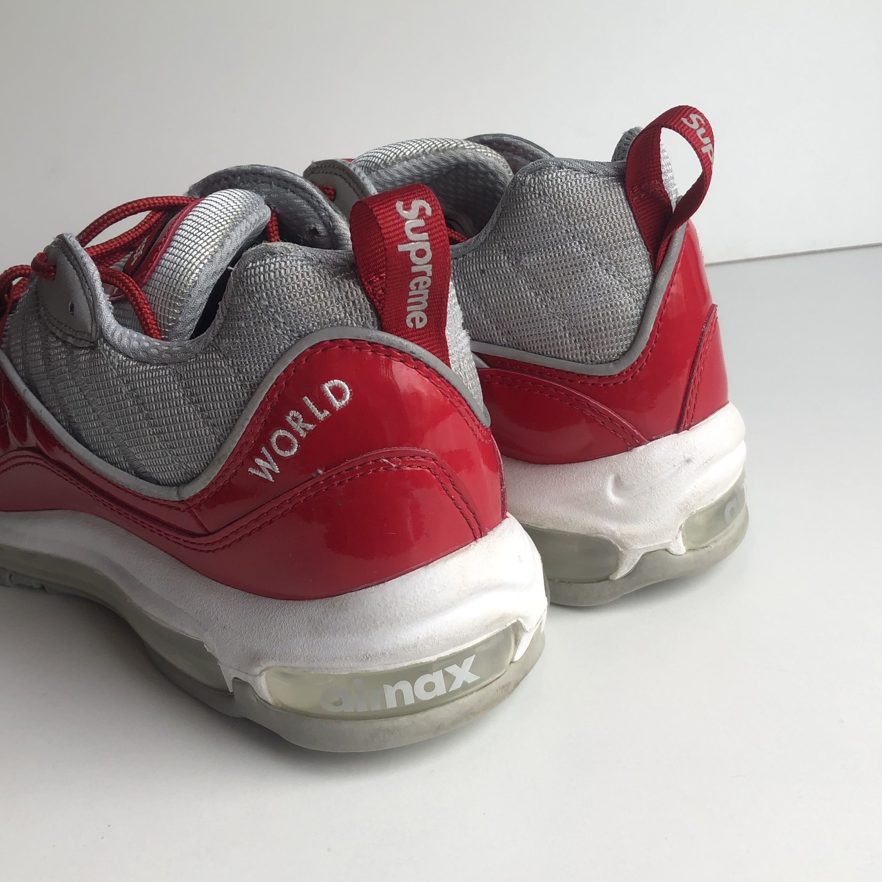 Nike × Supreme Nike Air Max 98 Supreme Varsity Red Size US 10.5 / EU 43-44 - 10 Thumbnail