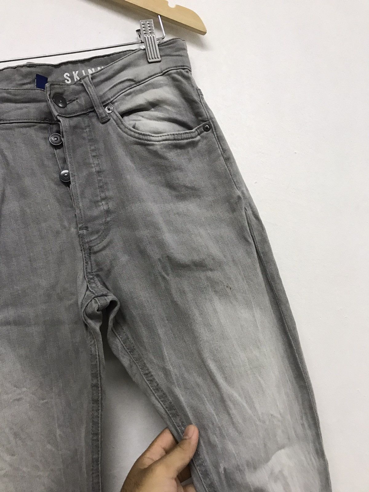 H&M Nice❗️H&M Distressed Skiny Jeans Size US 31 - 8 Thumbnail