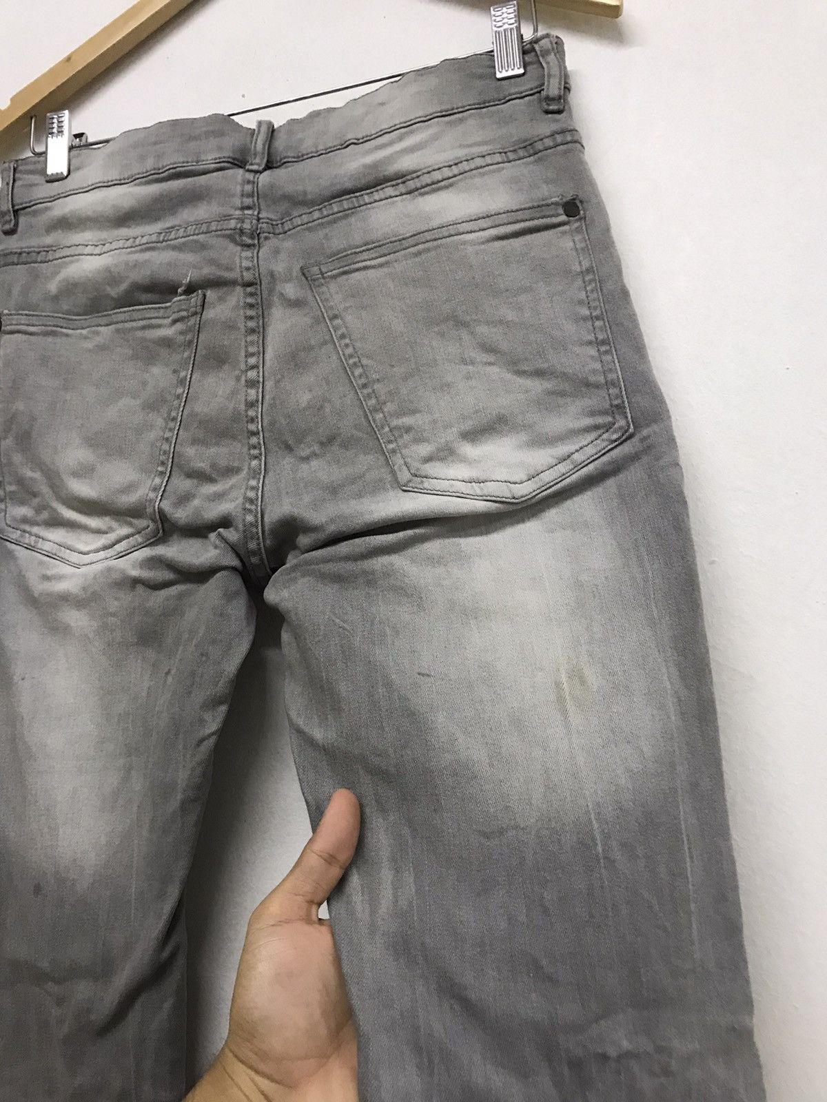 H&M Nice❗️H&M Distressed Skiny Jeans Size US 31 - 13 Thumbnail
