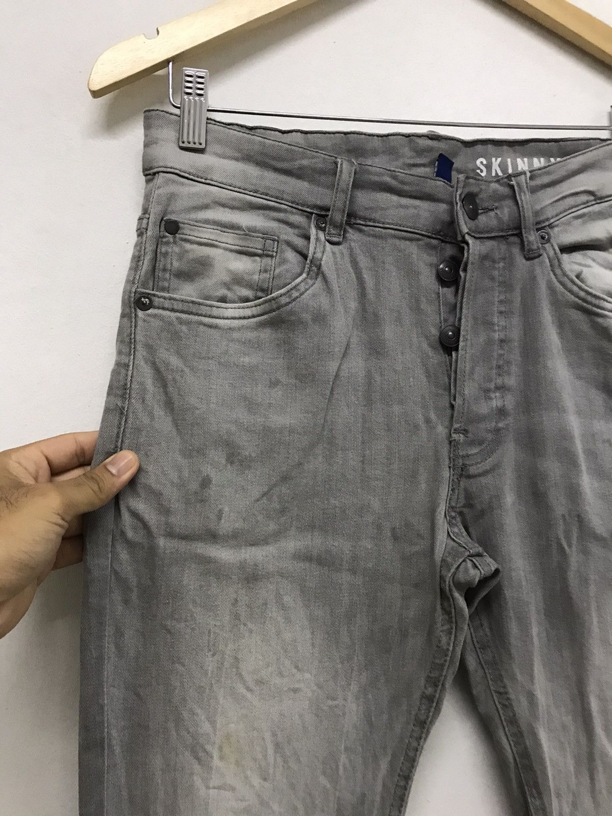H&M Nice❗️H&M Distressed Skiny Jeans Size US 31 - 7 Thumbnail