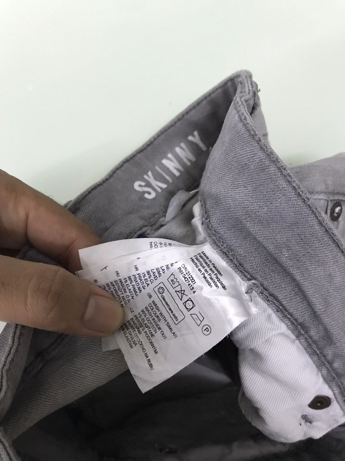H&M Nice❗️H&M Distressed Skiny Jeans Size US 31 - 14 Thumbnail
