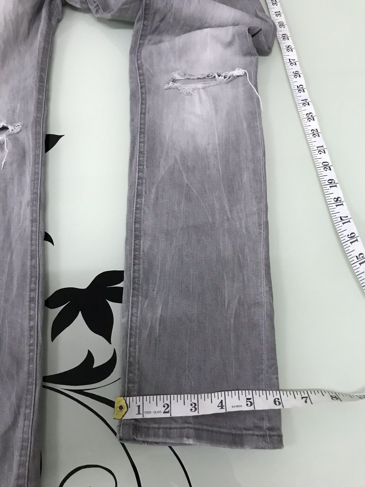 H&M Nice❗️H&M Distressed Skiny Jeans Size US 31 - 19 Thumbnail