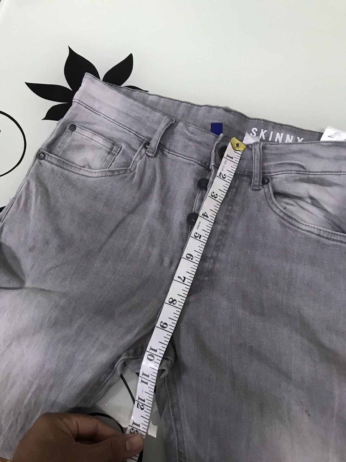 H&M Nice❗️H&M Distressed Skiny Jeans Size US 31 - 16 Thumbnail