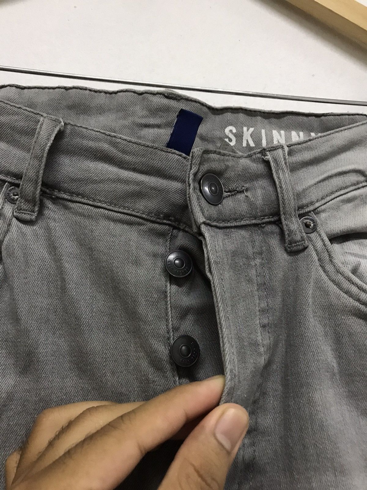 H&M Nice❗️H&M Distressed Skiny Jeans Size US 31 - 11 Thumbnail