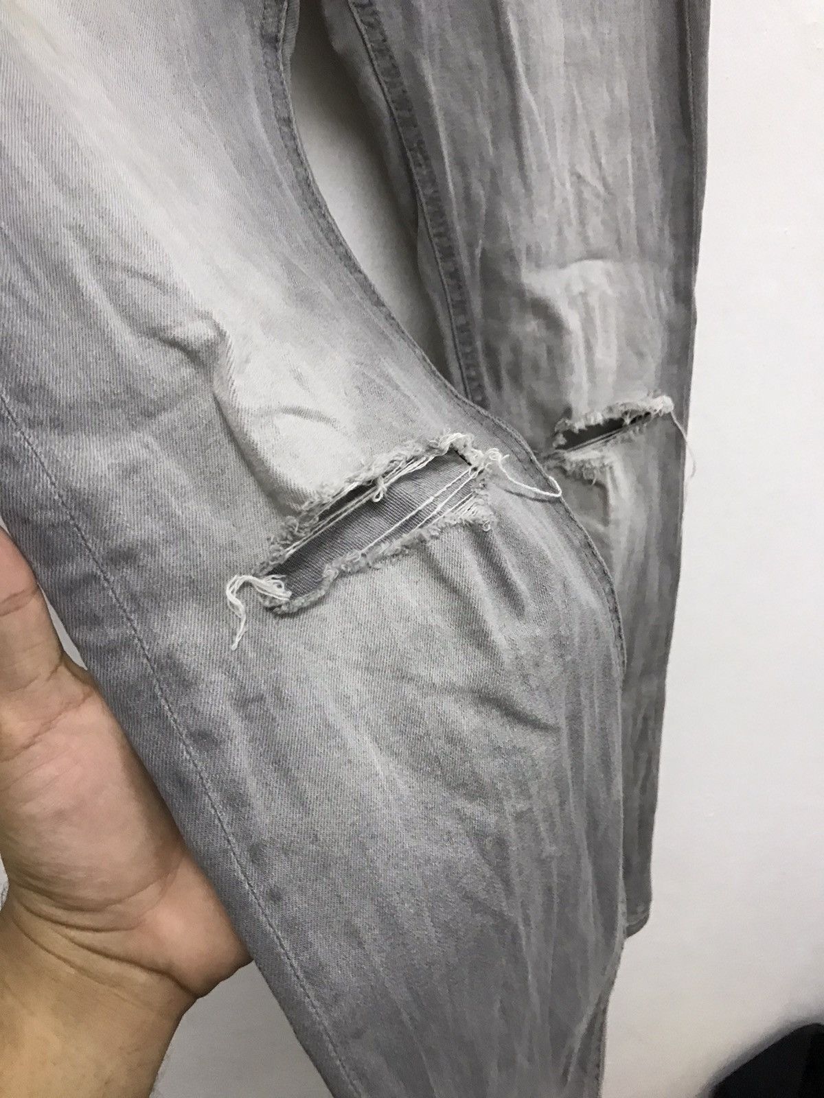 H&M Nice❗️H&M Distressed Skiny Jeans Size US 31 - 10 Thumbnail