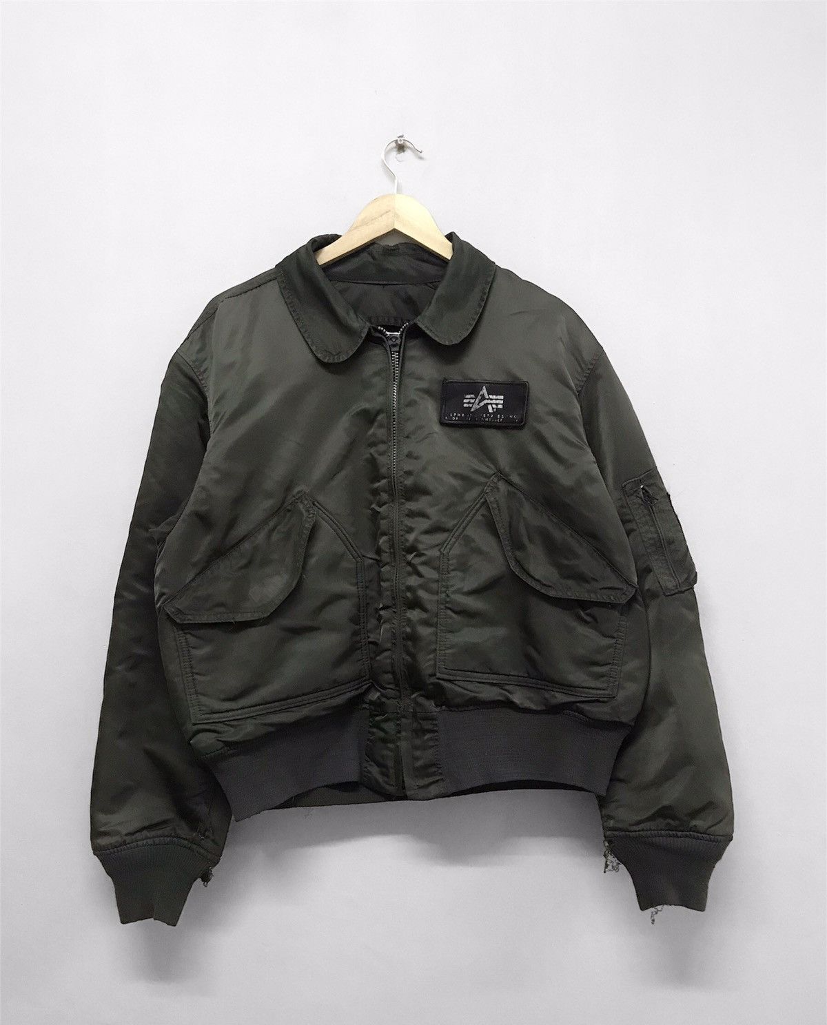 Alpha Industries Vintage Army Alpha Industries Distressed Bomber Jacket Size US L / EU 52-54 / 3 - 2 Thumbnail