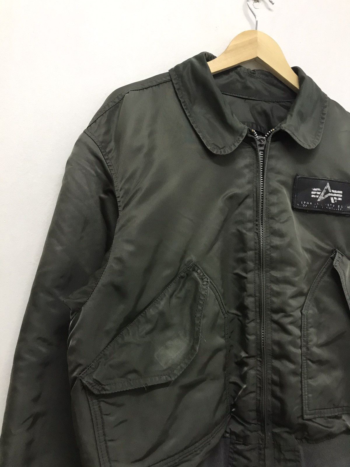 Alpha Industries Vintage Army Alpha Industries Distressed Bomber Jacket Size US L / EU 52-54 / 3 - 4 Thumbnail