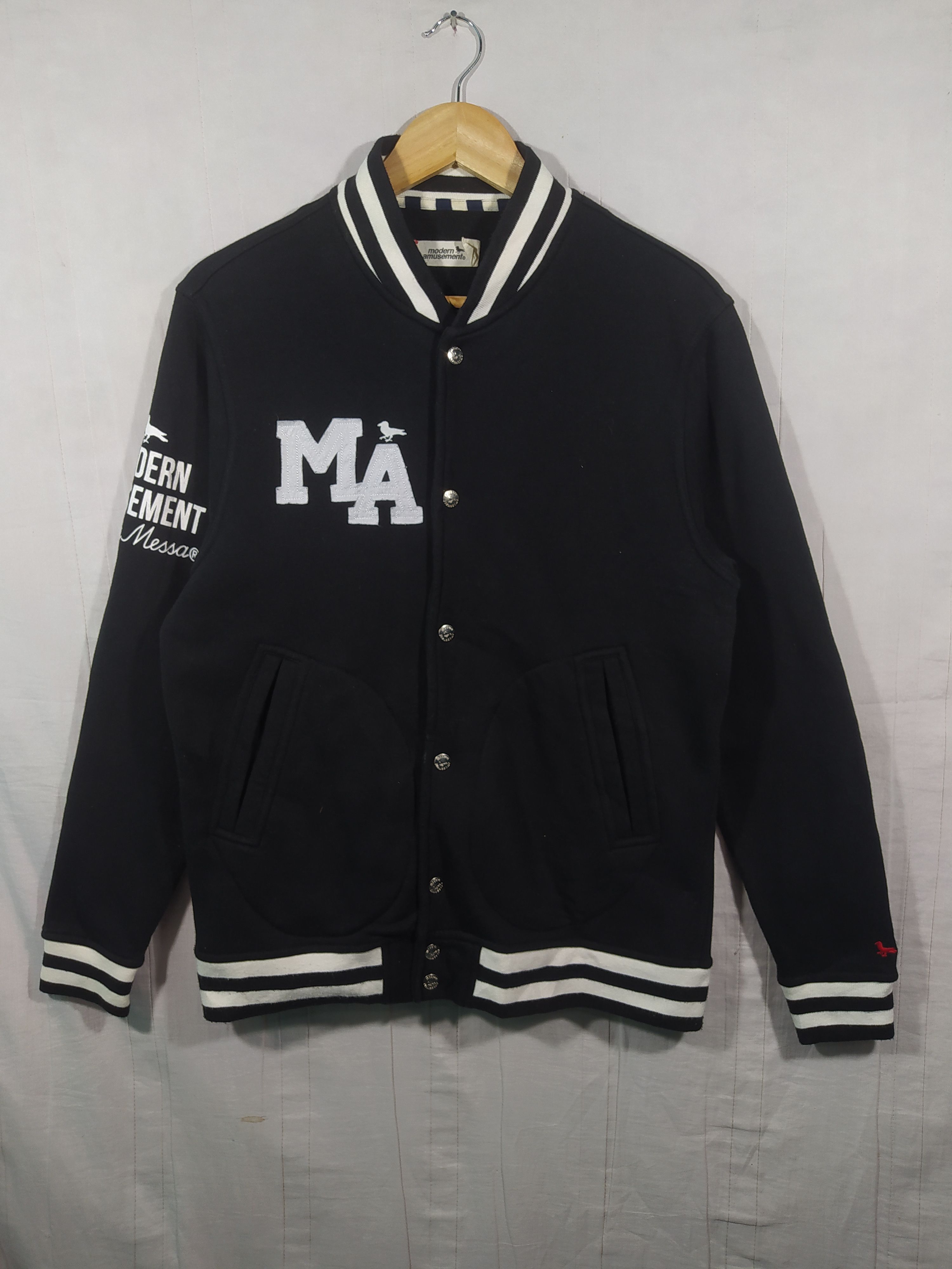 Japanese Brand Modern amusement varsity jacket Size US L / EU 52-54 / 3 - 2 Thumbnail