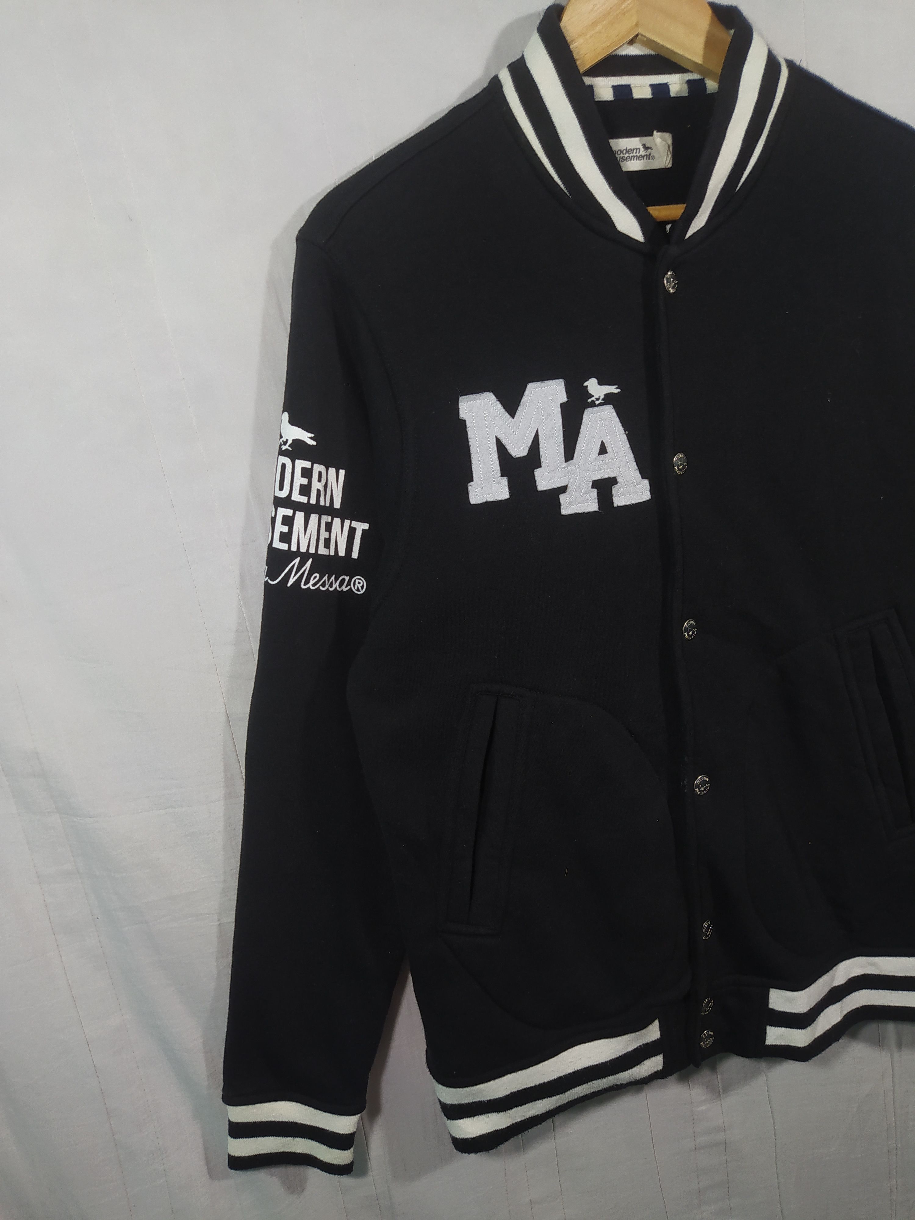 Japanese Brand Modern amusement varsity jacket Size US L / EU 52-54 / 3 - 3 Thumbnail