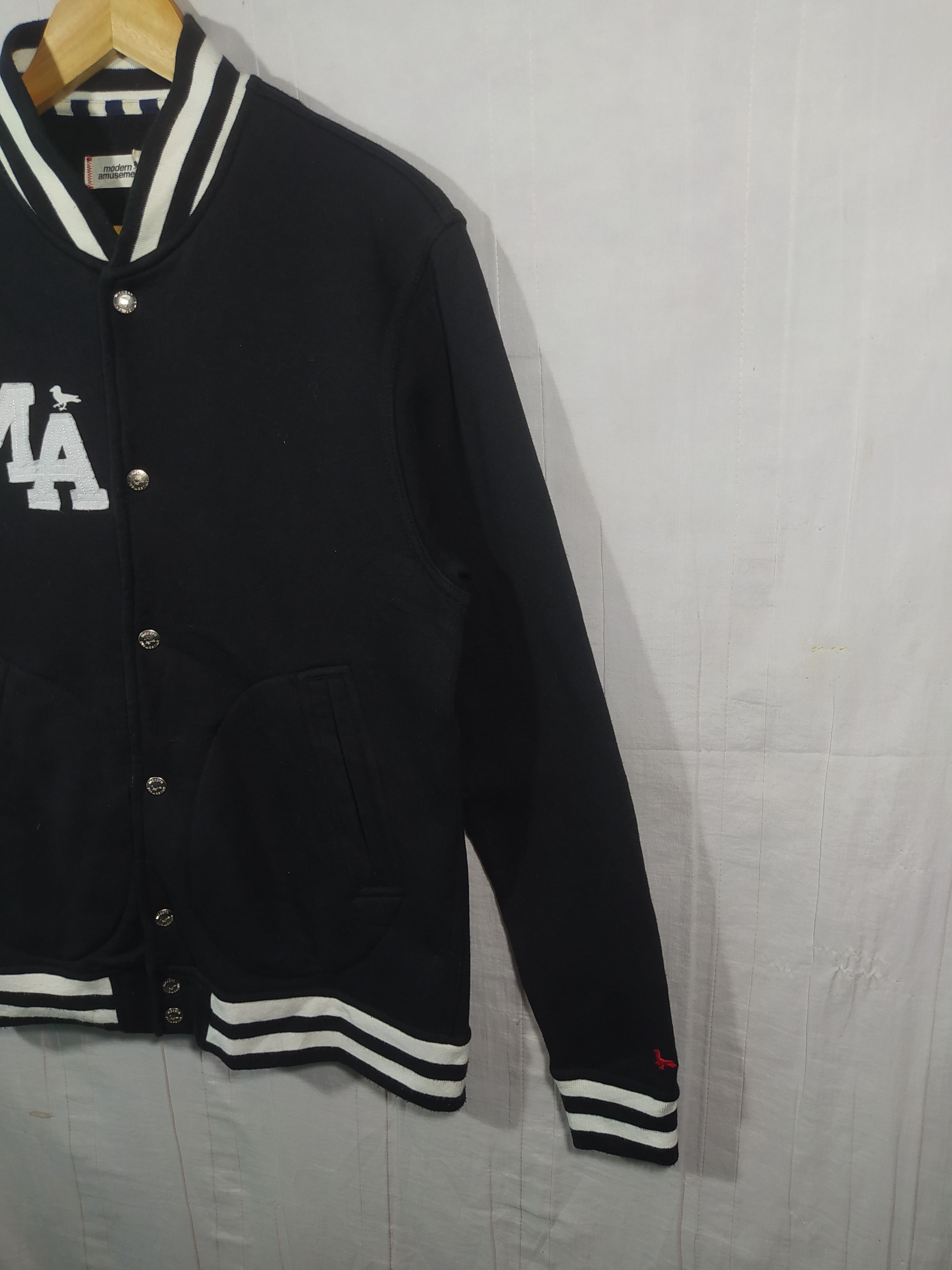 Japanese Brand Modern amusement varsity jacket Size US L / EU 52-54 / 3 - 4 Thumbnail