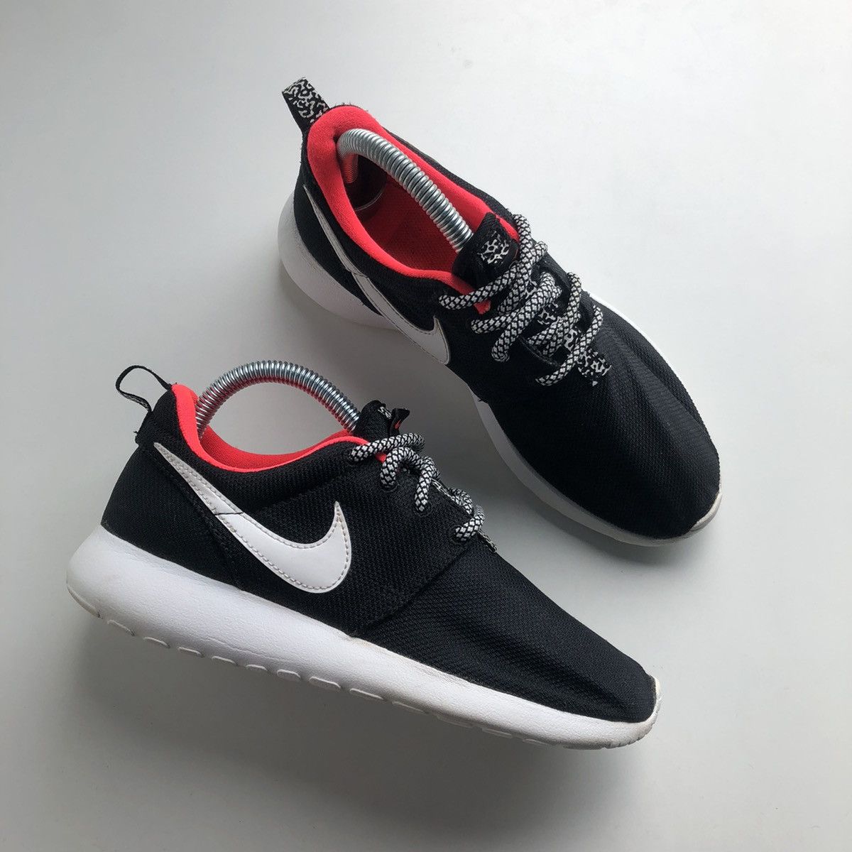 Nike Nike Roshe Run us 4,5 Y ! Size US 5 / EU 37 - 1 Thumbnail