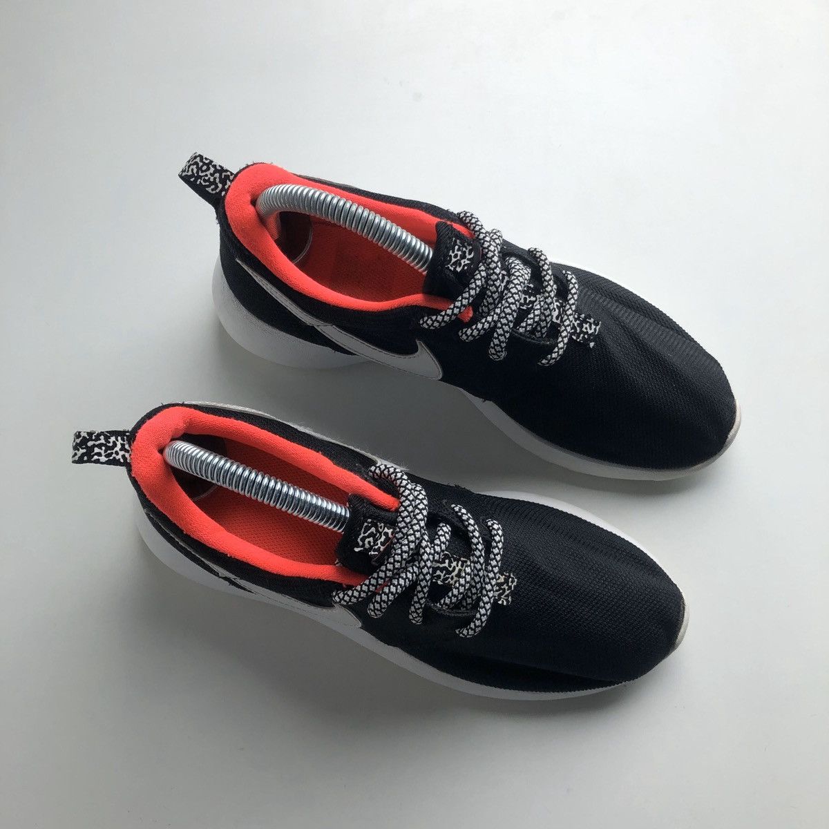 Nike Nike Roshe Run us 4,5 Y ! Size US 5 / EU 37 - 3 Thumbnail
