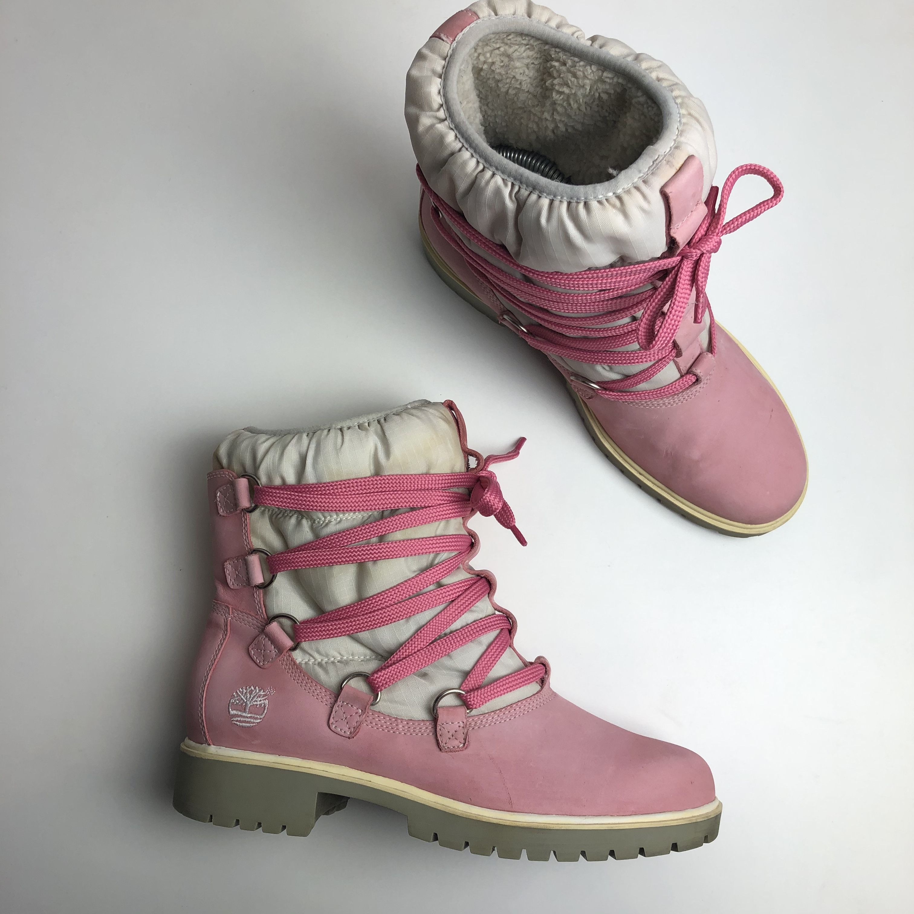 Timberland Timberland winter boot shoes baby pink Size US 7 / EU 40 - 1 Thumbnail