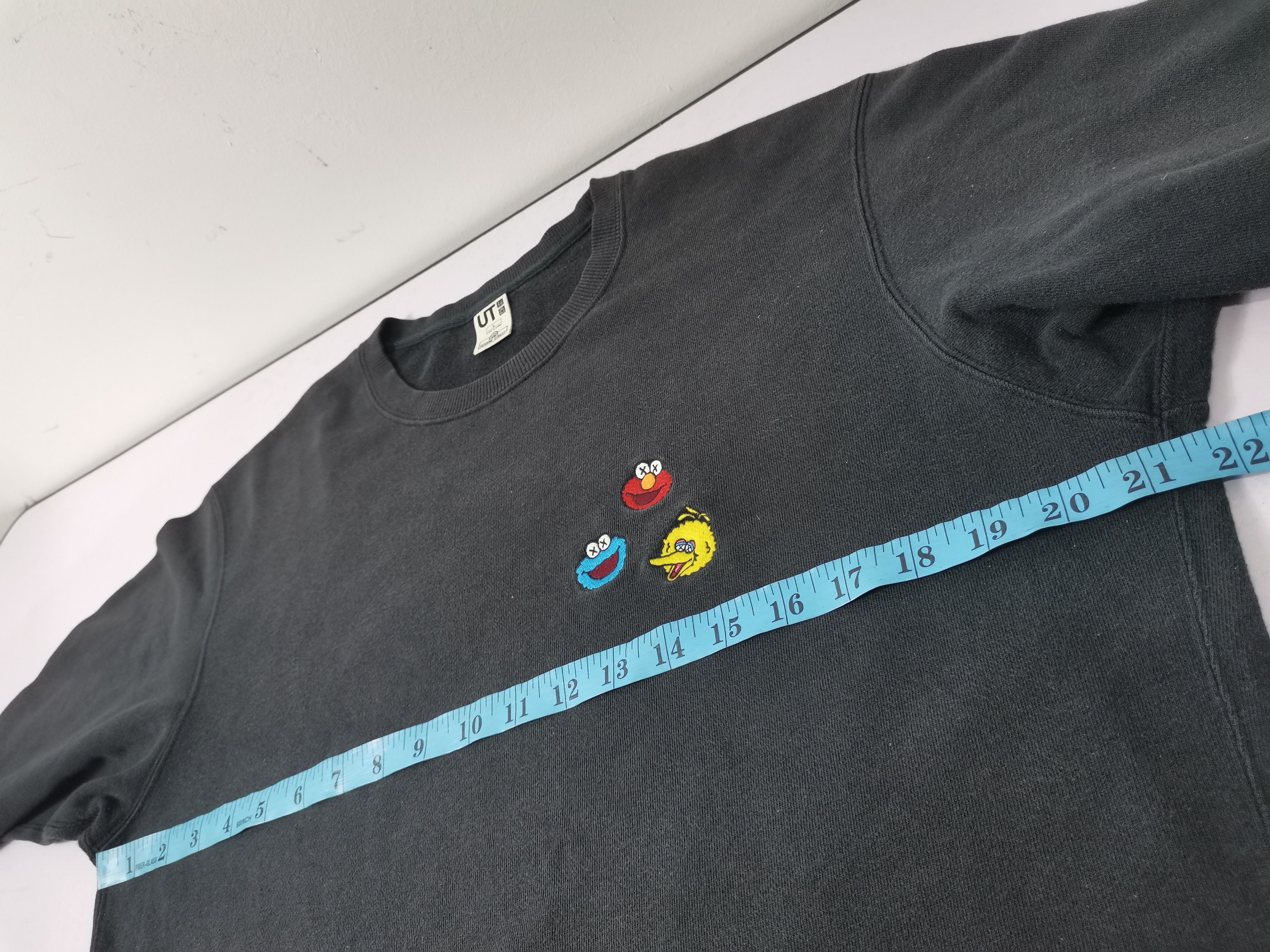 Designer × Japanese Brand × Kaws Kaws x Sesame Street Sweatshirt Size US L / EU 52-54 / 3 - 4 Thumbnail