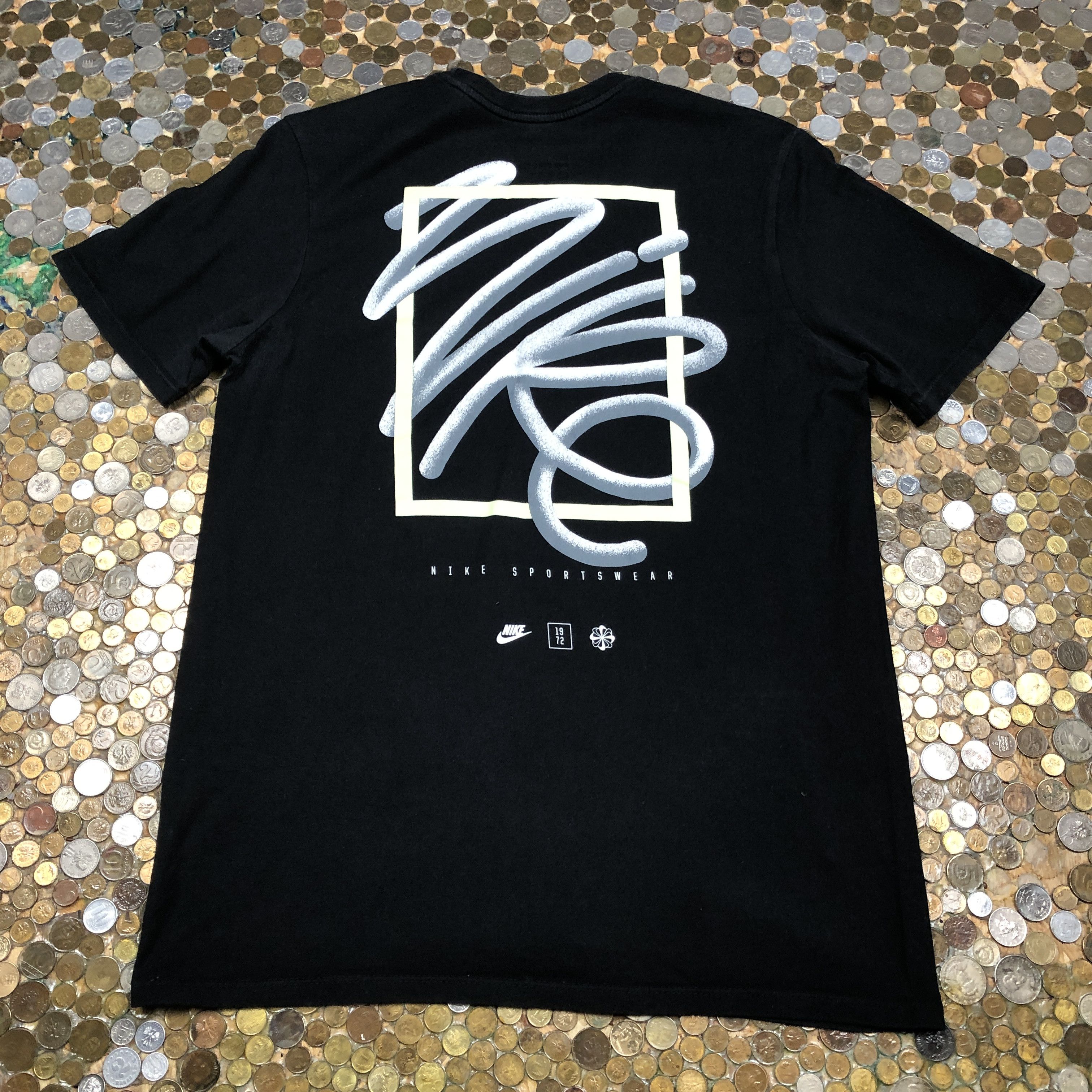 Nike Nike mini swoosh Tee T-shirt Size US M / EU 48-50 / 2 - 1 Thumbnail