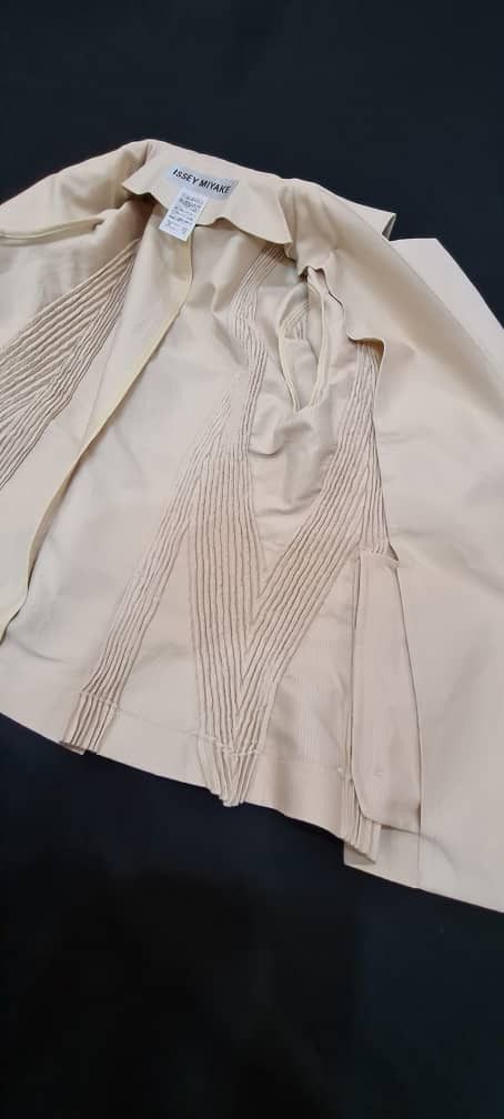 Issey Miyake VINTAGE ISSEY MIYAKE PLEATED PLEATS COAT UNIQUE PATTERN Size US S / EU 44-46 / 1 - 5 Thumbnail