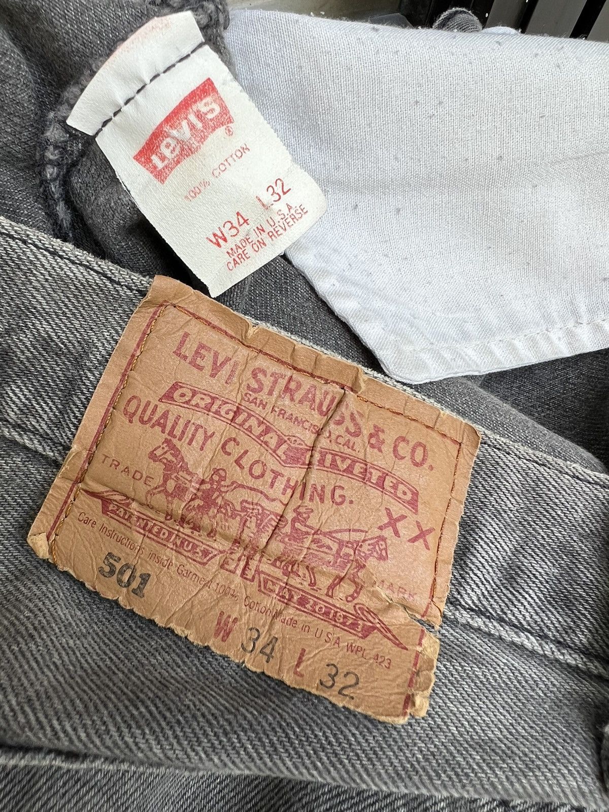 Levi's × Vintage Vintage 1993 Levi’s 501 USA Sun Faded Black Denim Jeans Size US 33 - 21 Thumbnail