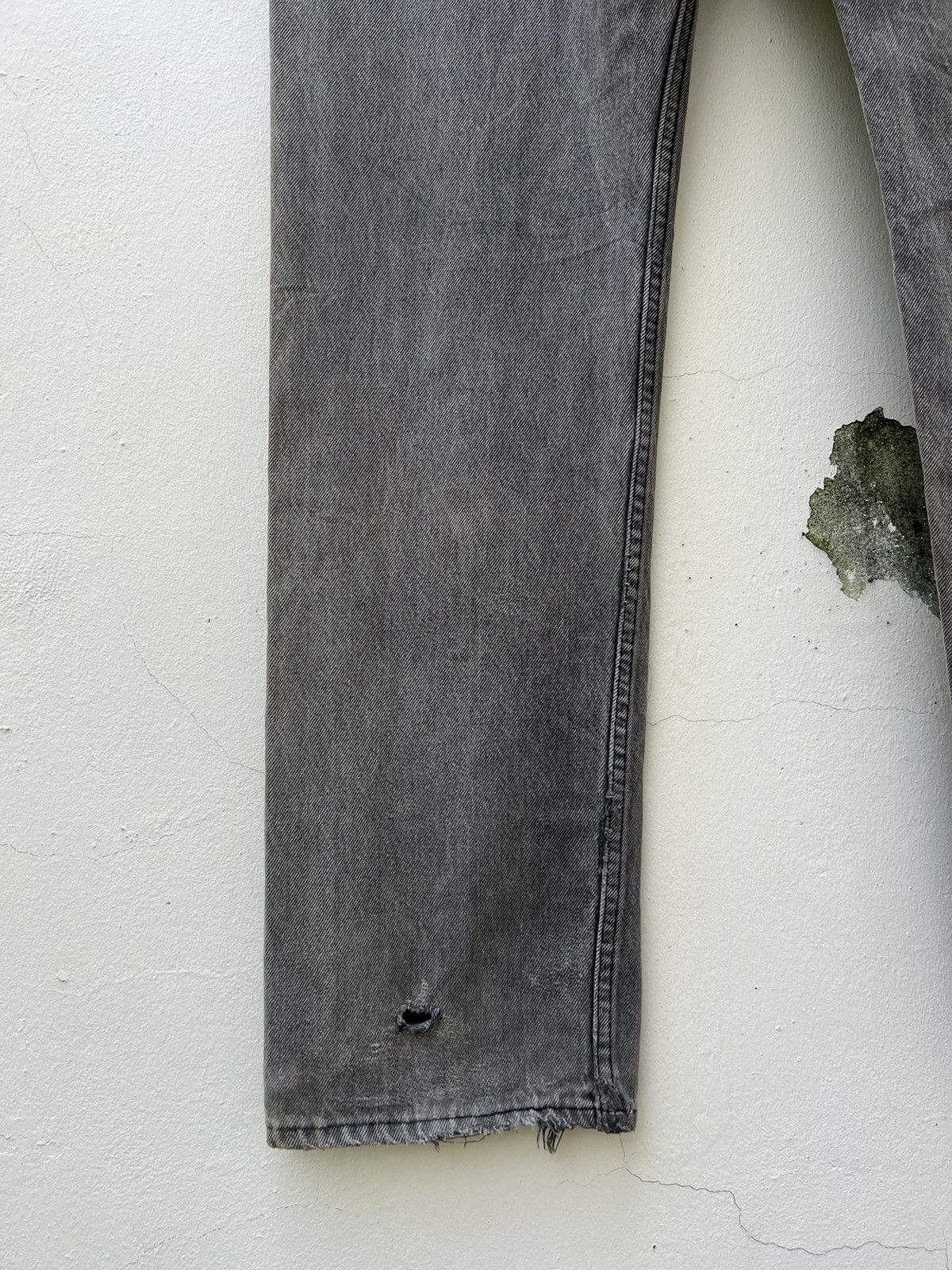 Levi's × Vintage Vintage 1993 Levi’s 501 USA Sun Faded Black Denim Jeans Size US 33 - 16 Thumbnail