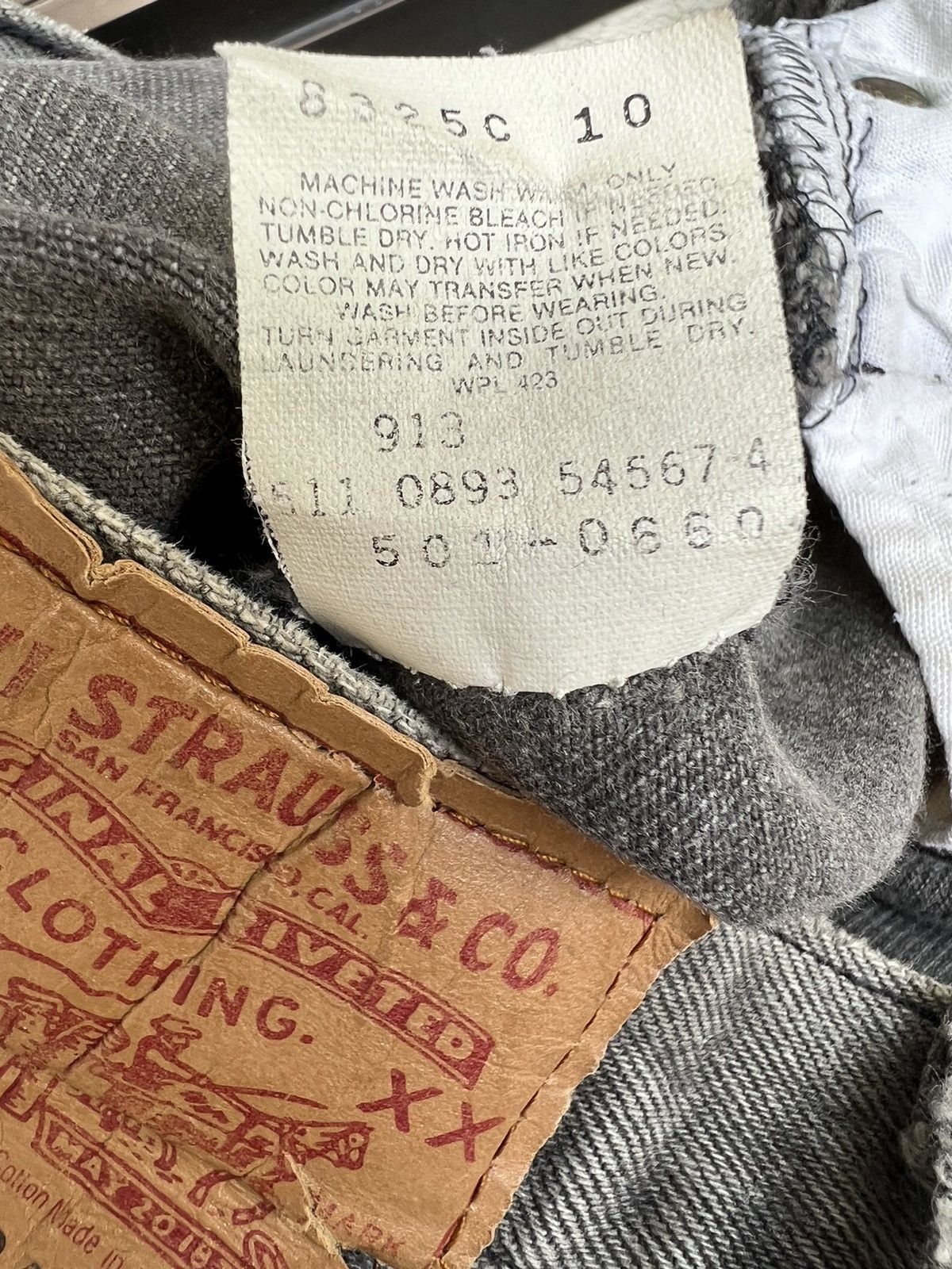 Levi's × Vintage Vintage 1993 Levi’s 501 USA Sun Faded Black Denim Jeans Size US 33 - 22 Thumbnail