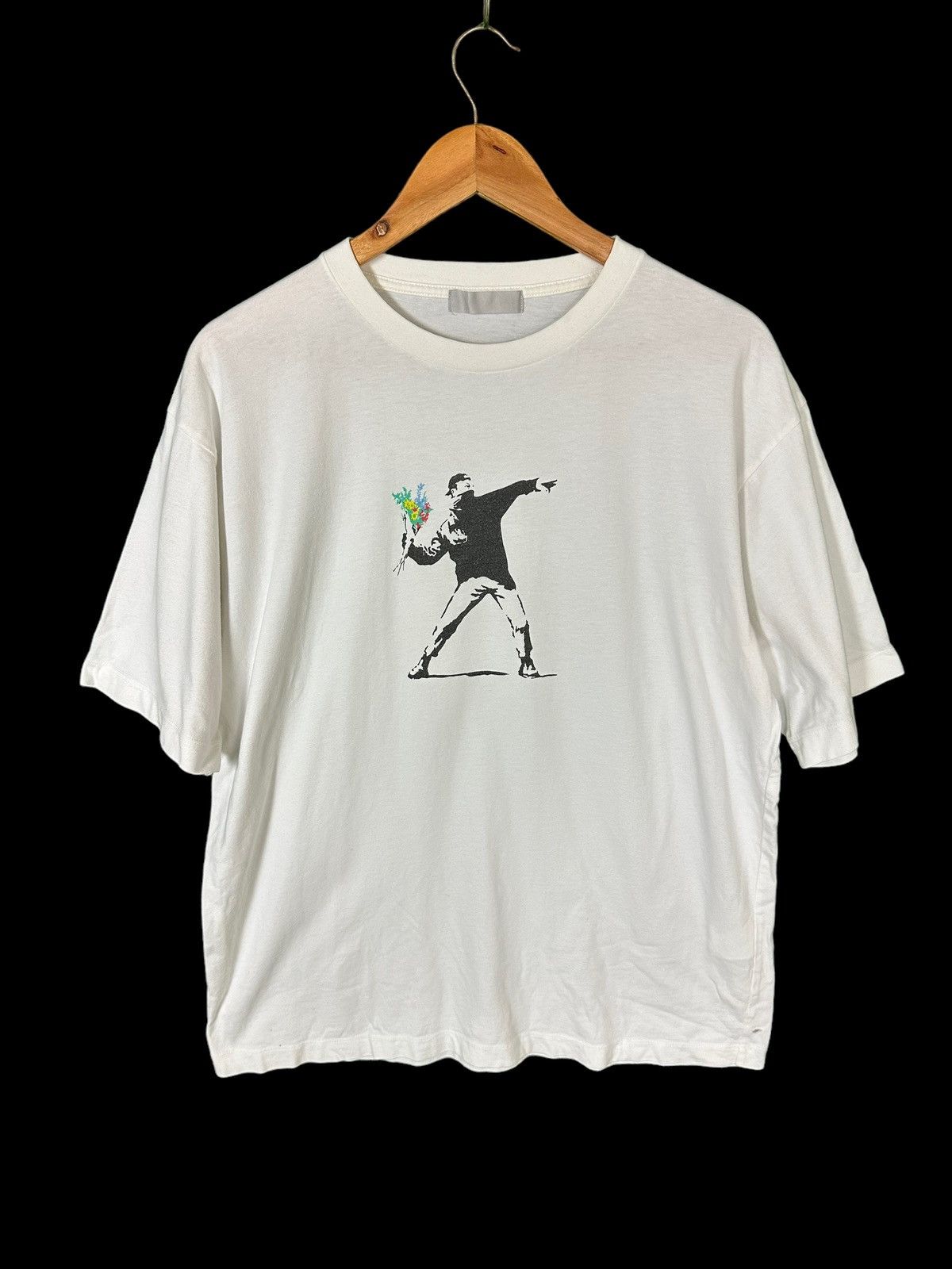 Vintage Vintage Banksy “Flower Thrower” Graphic Art T-Shirt Size US L / EU 52-54 / 3 - 1 Thumbnail