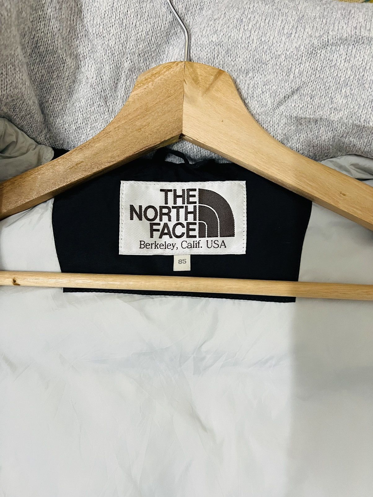 The North Face The North Face Retro Nuptse 700 Puffer Vest Size US M / EU 48-50 / 2 - 9 Thumbnail